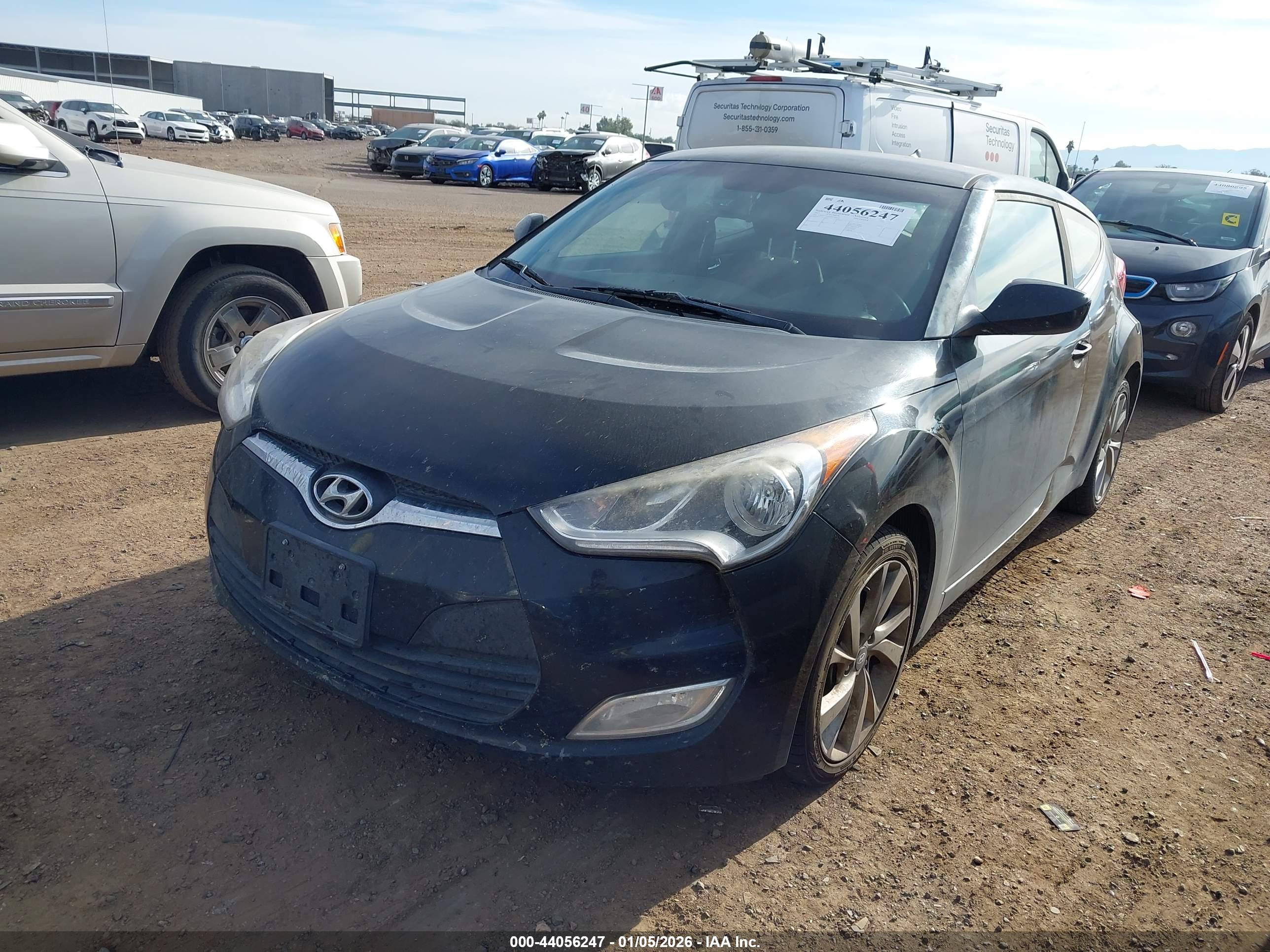 HYUNDAI VELOSTER image 2