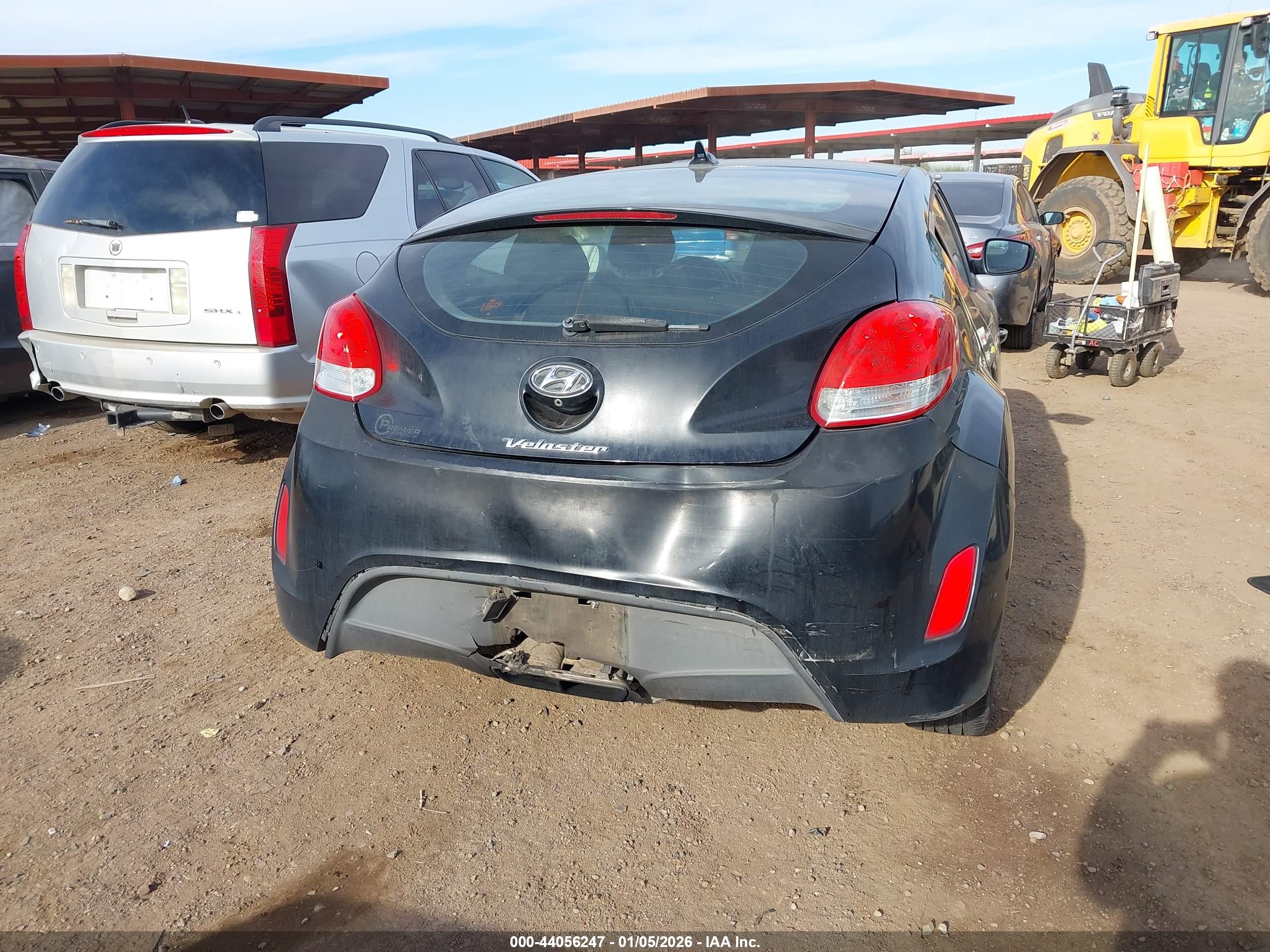 HYUNDAI VELOSTER image 6