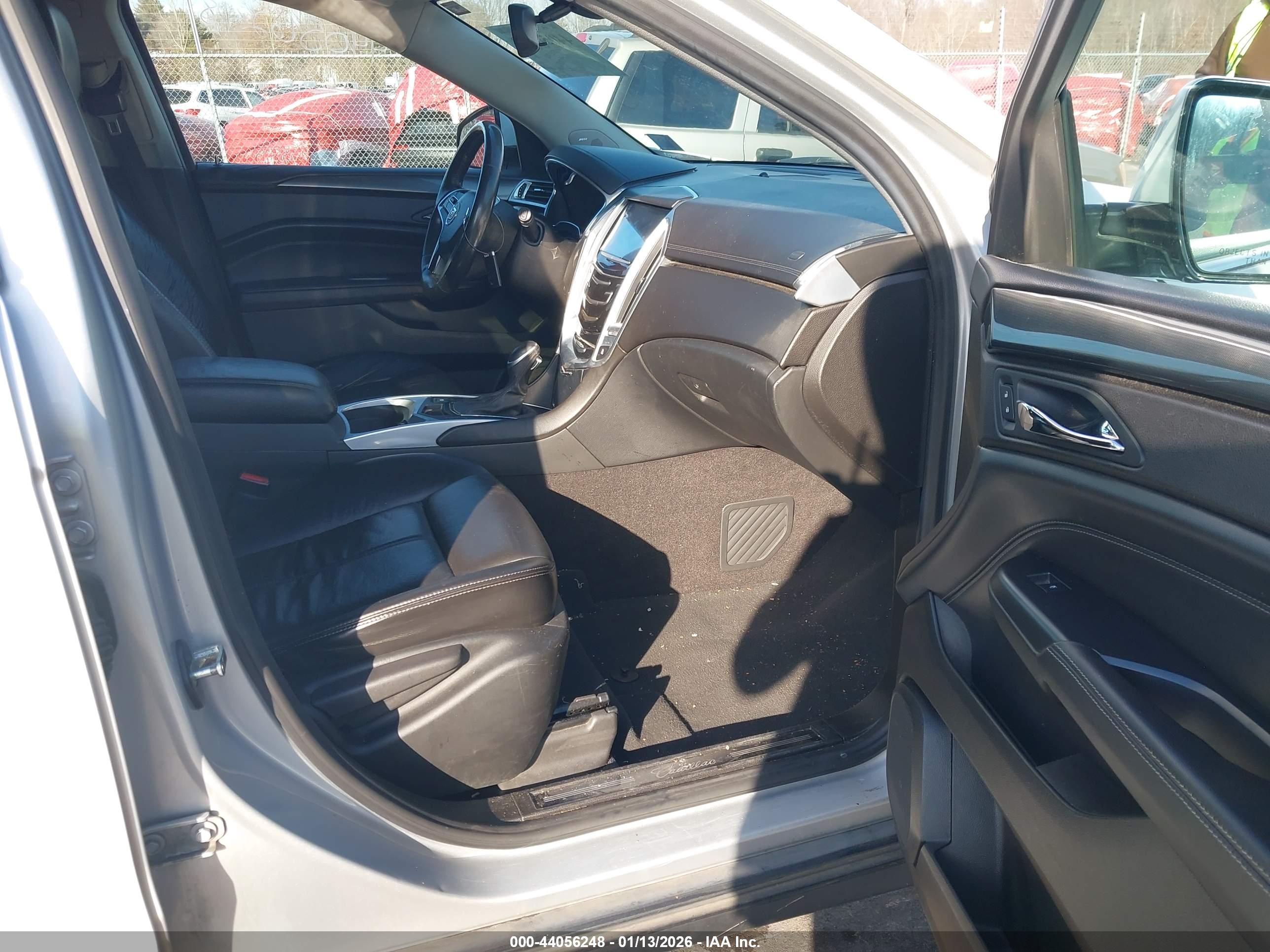 CADILLAC SRX image 5