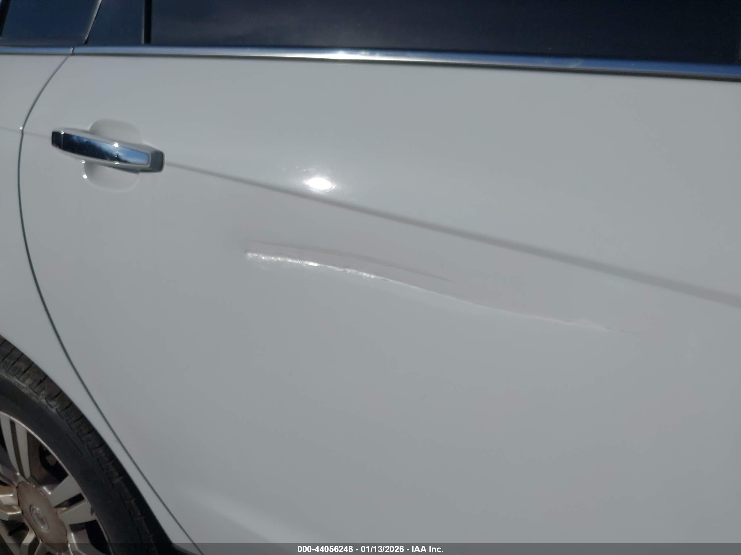 CADILLAC SRX image 6