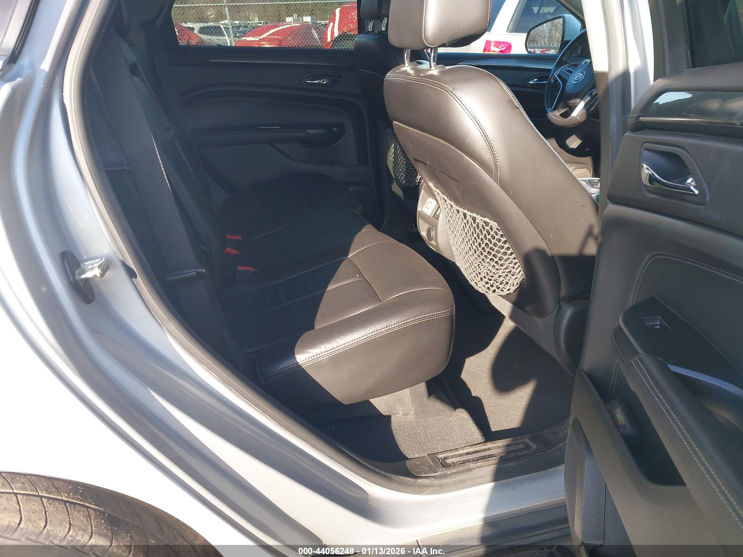 CADILLAC SRX image 8
