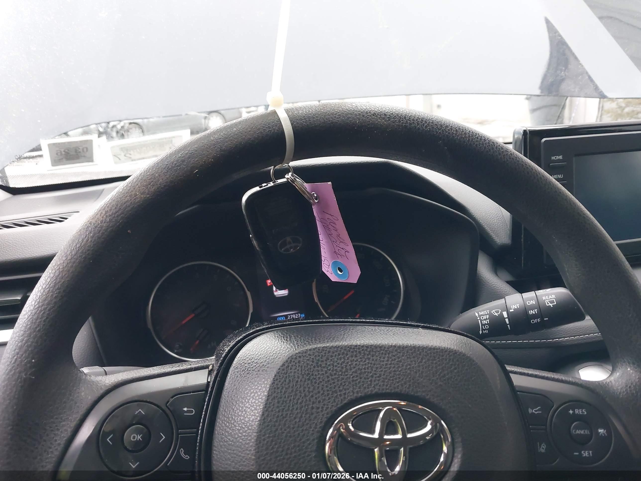 TOYOTA RAV4 image 11