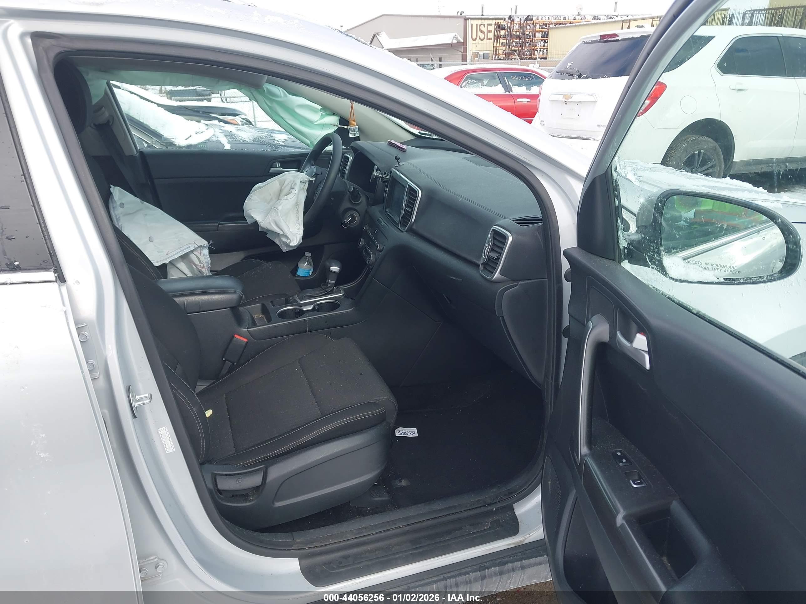 KIA SPORTAGE image 5