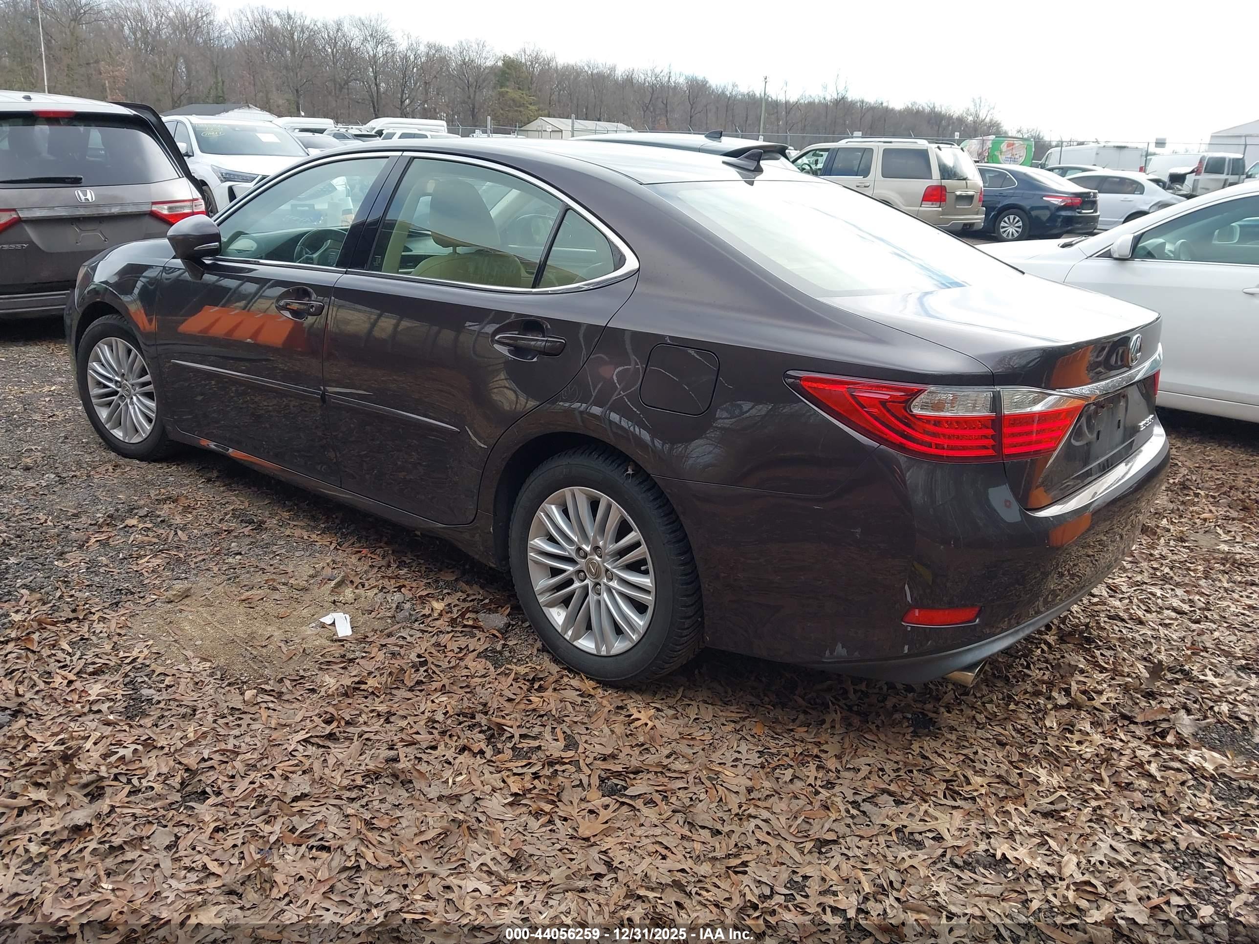 LEXUS ES image 3