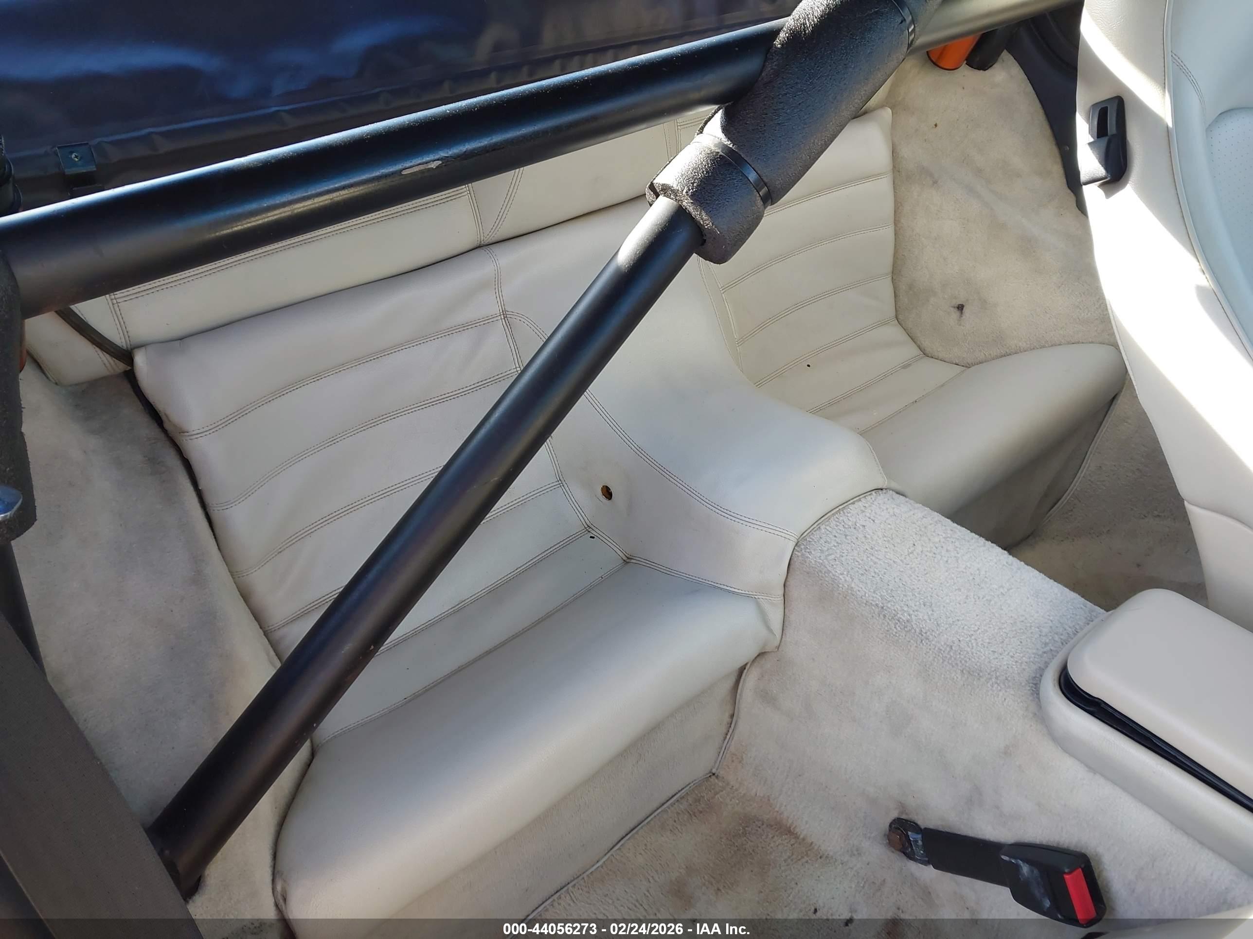 PORSCHE 944 image 8