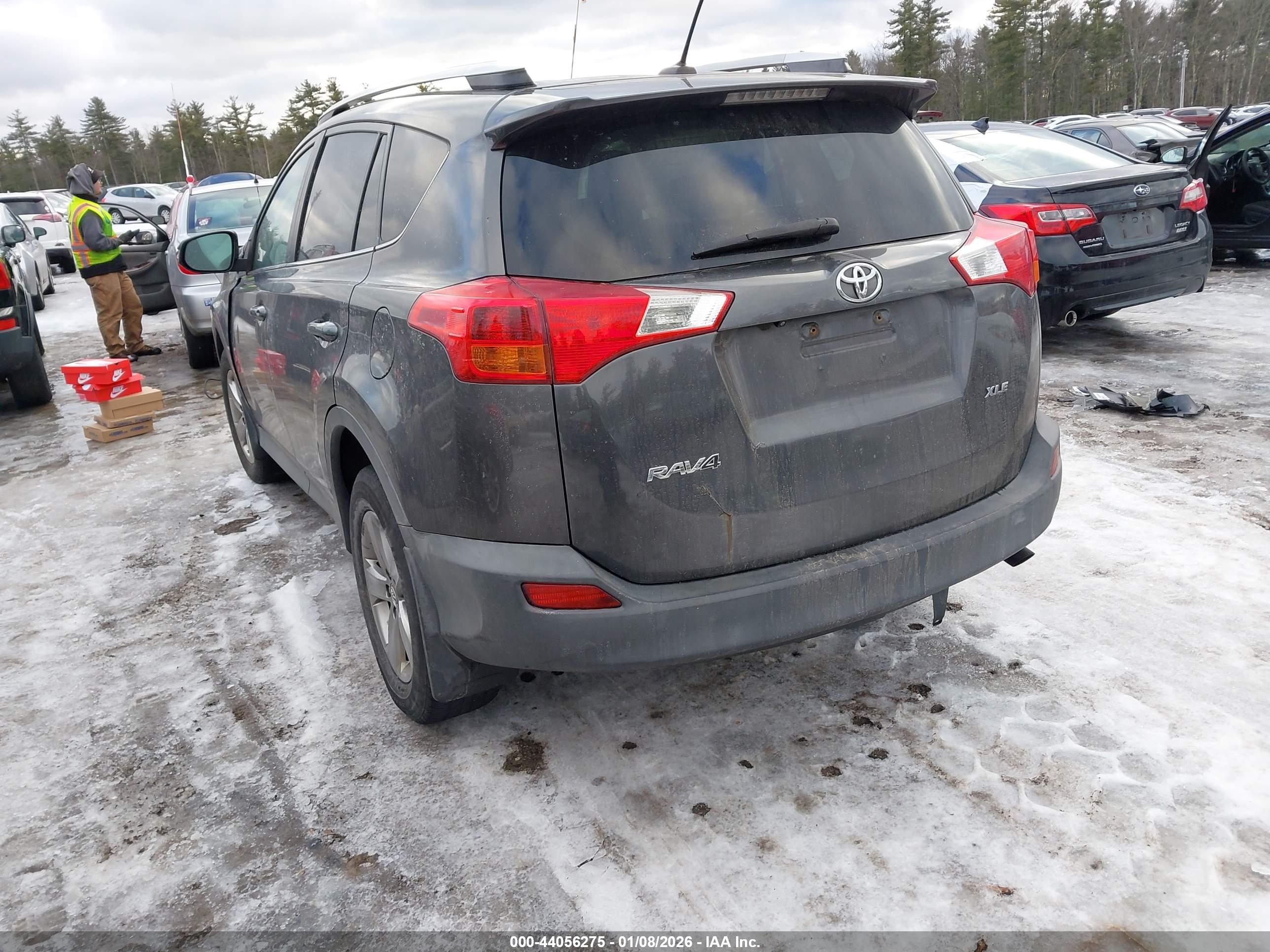 TOYOTA RAV4 image 3