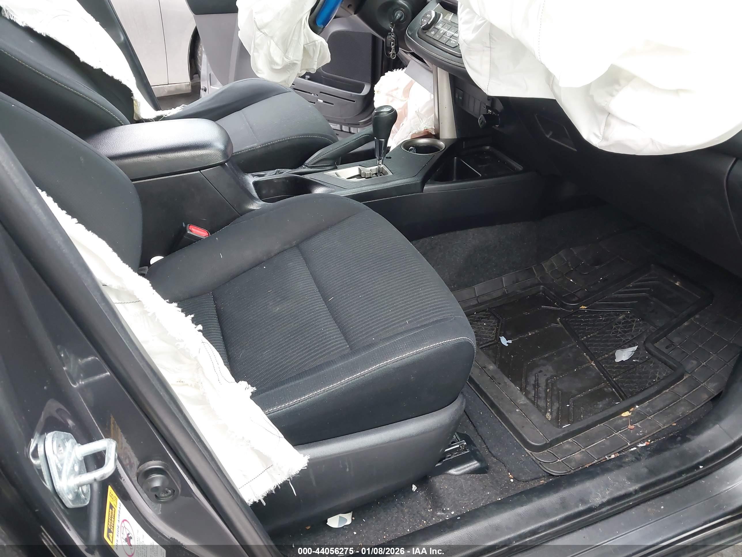 TOYOTA RAV4 image 5