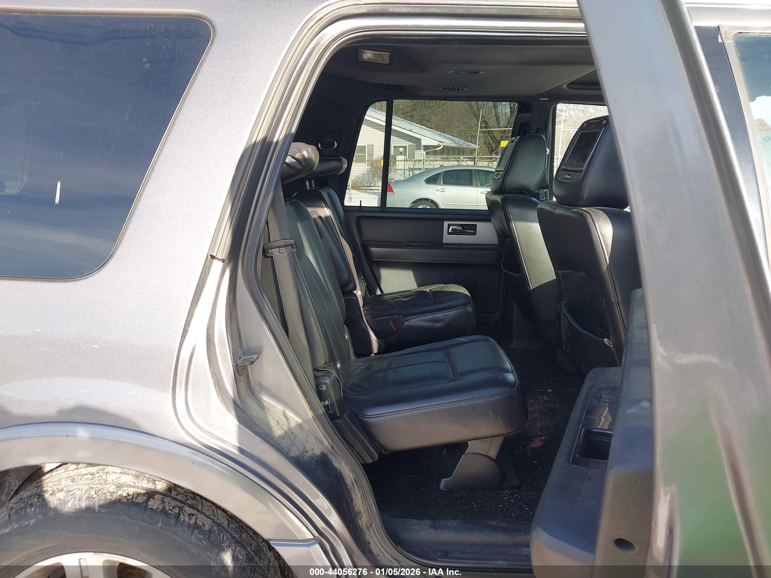 FORD EXPEDITION image 8