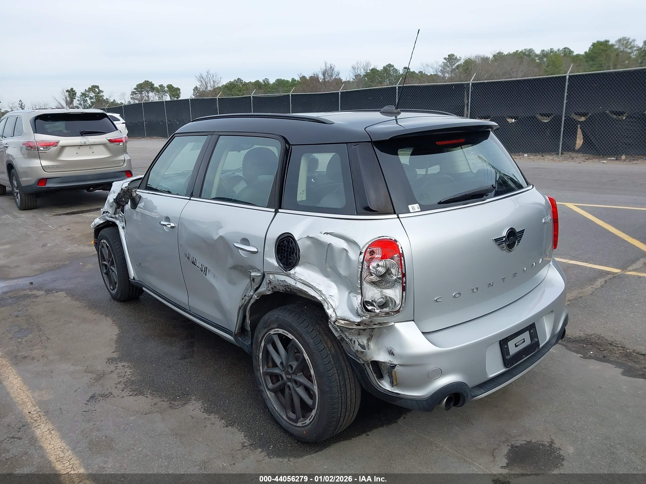 MINI COUNTRYMAN image 3
