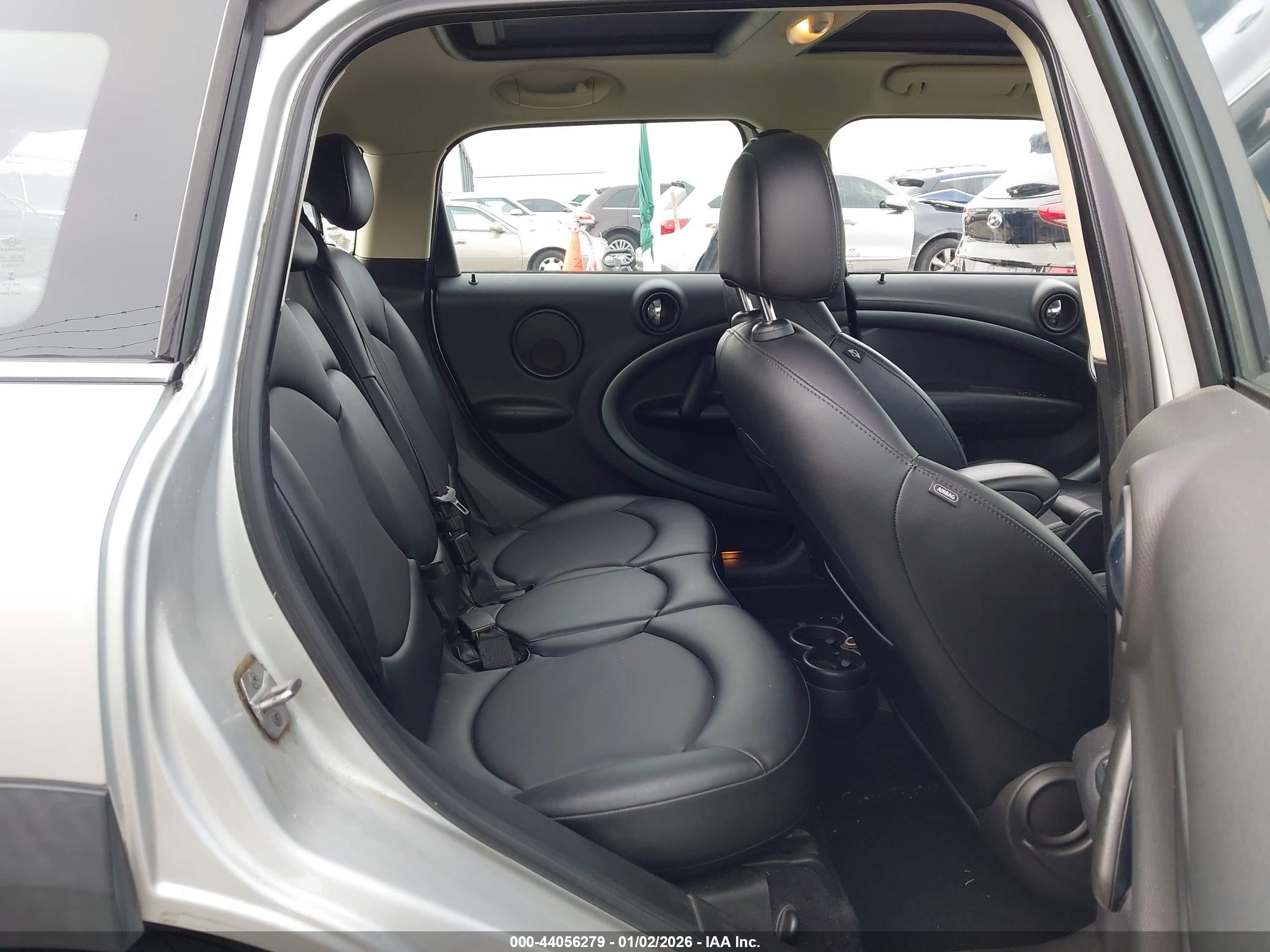 MINI COUNTRYMAN image 8
