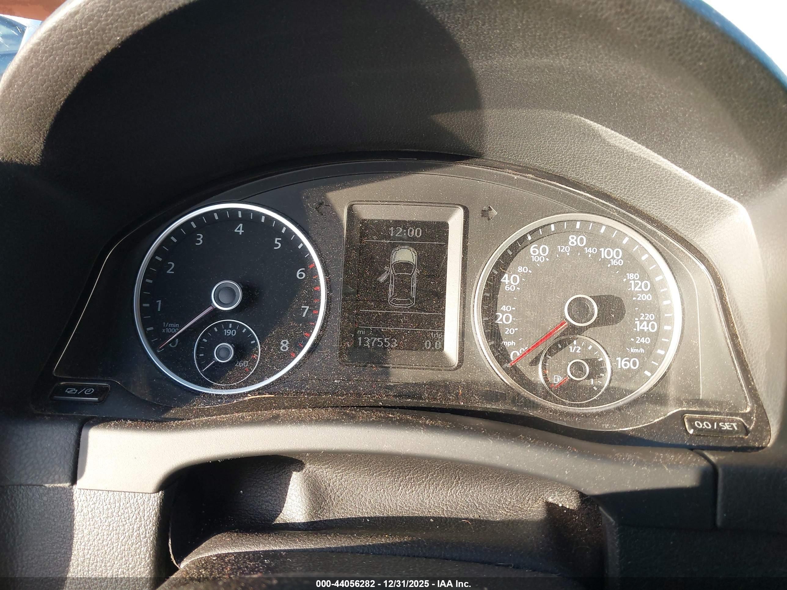 VOLKSWAGEN TIGUAN image 7