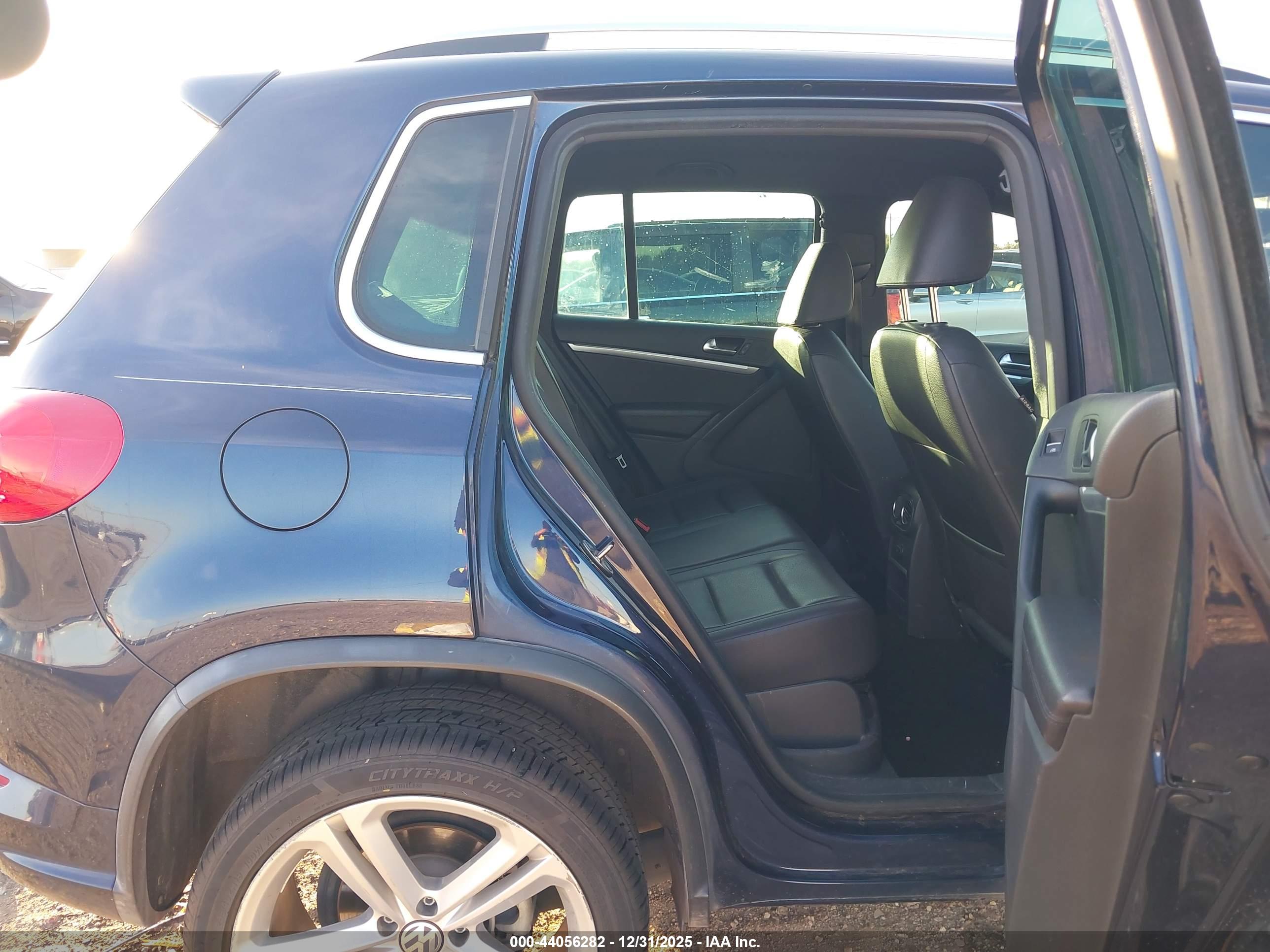 VOLKSWAGEN TIGUAN image 8