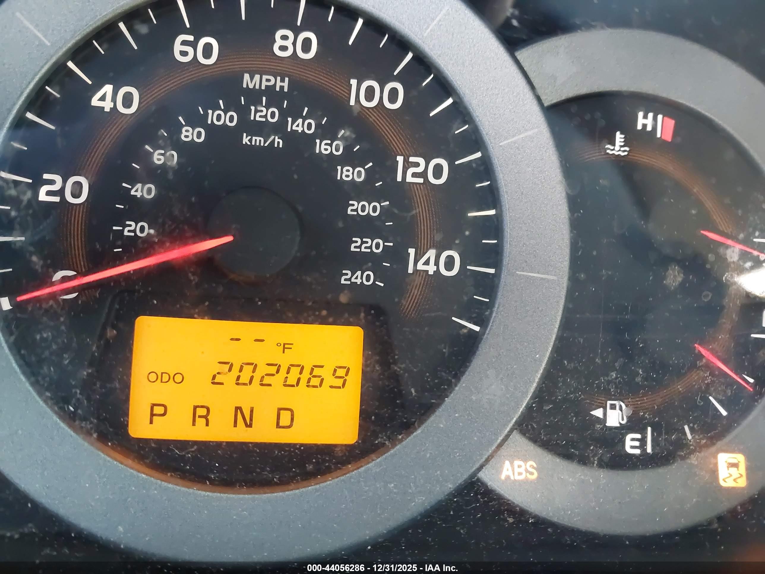 TOYOTA RAV4 image 7