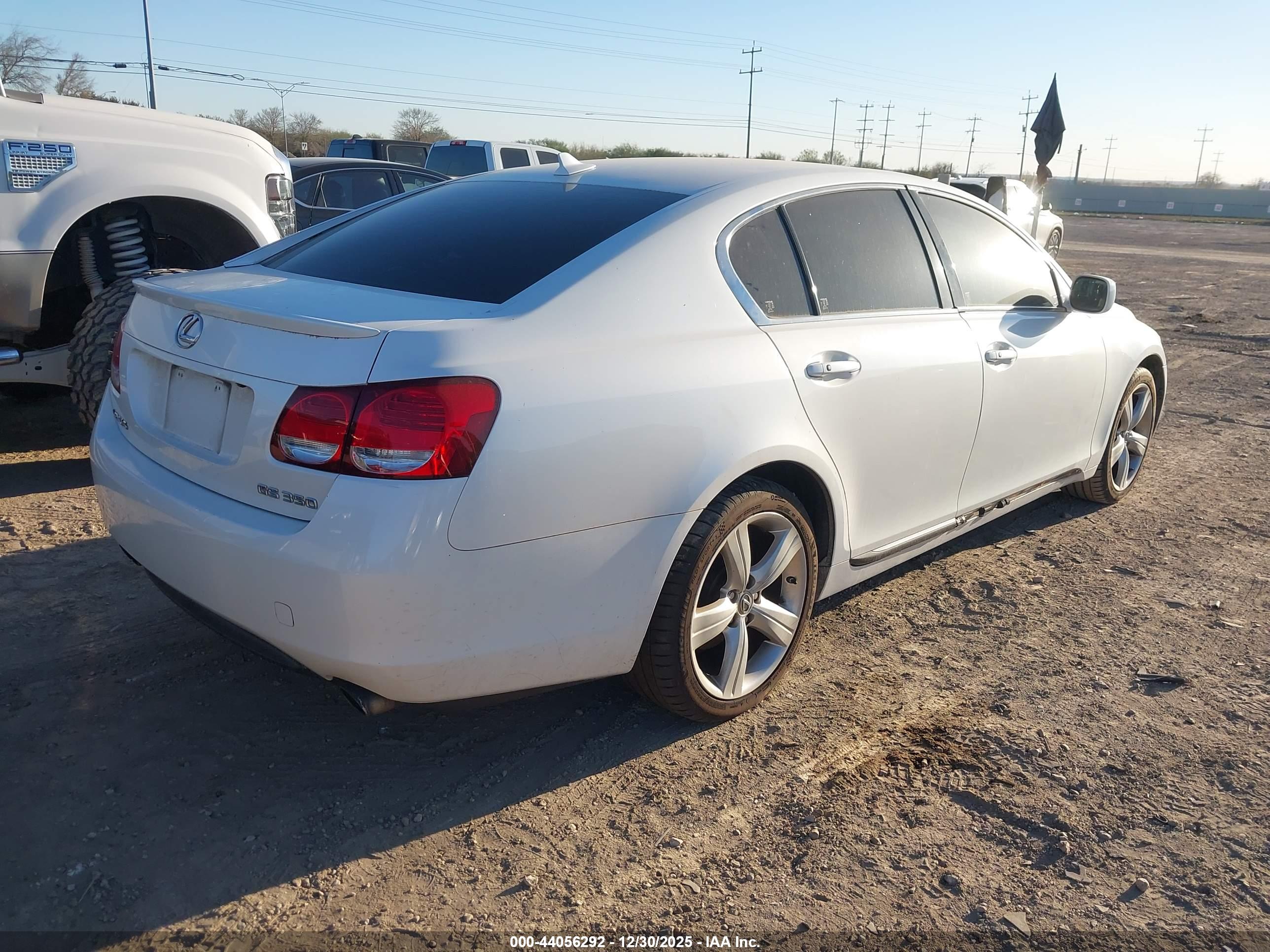 LEXUS GS image 4