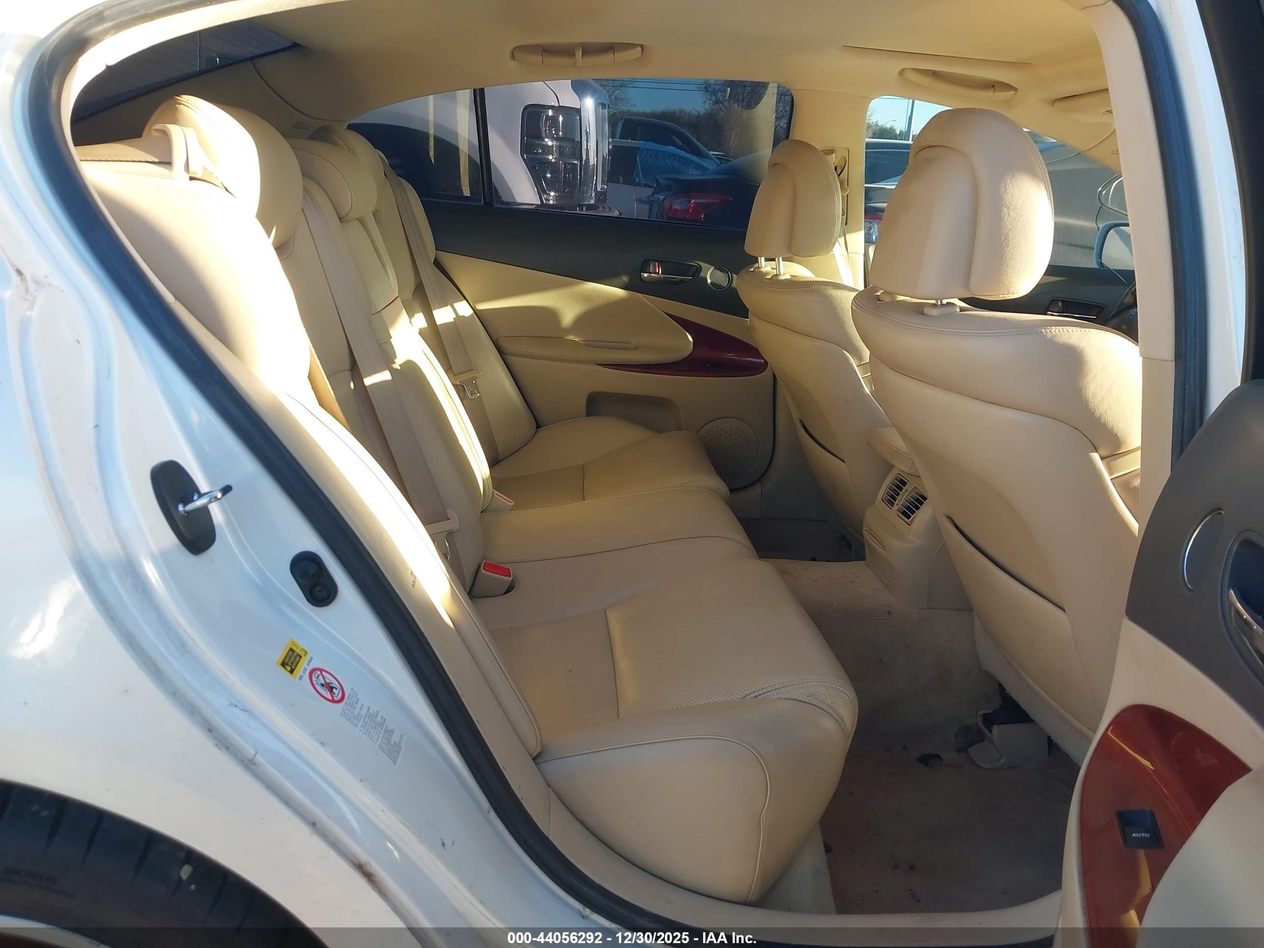 LEXUS GS image 8