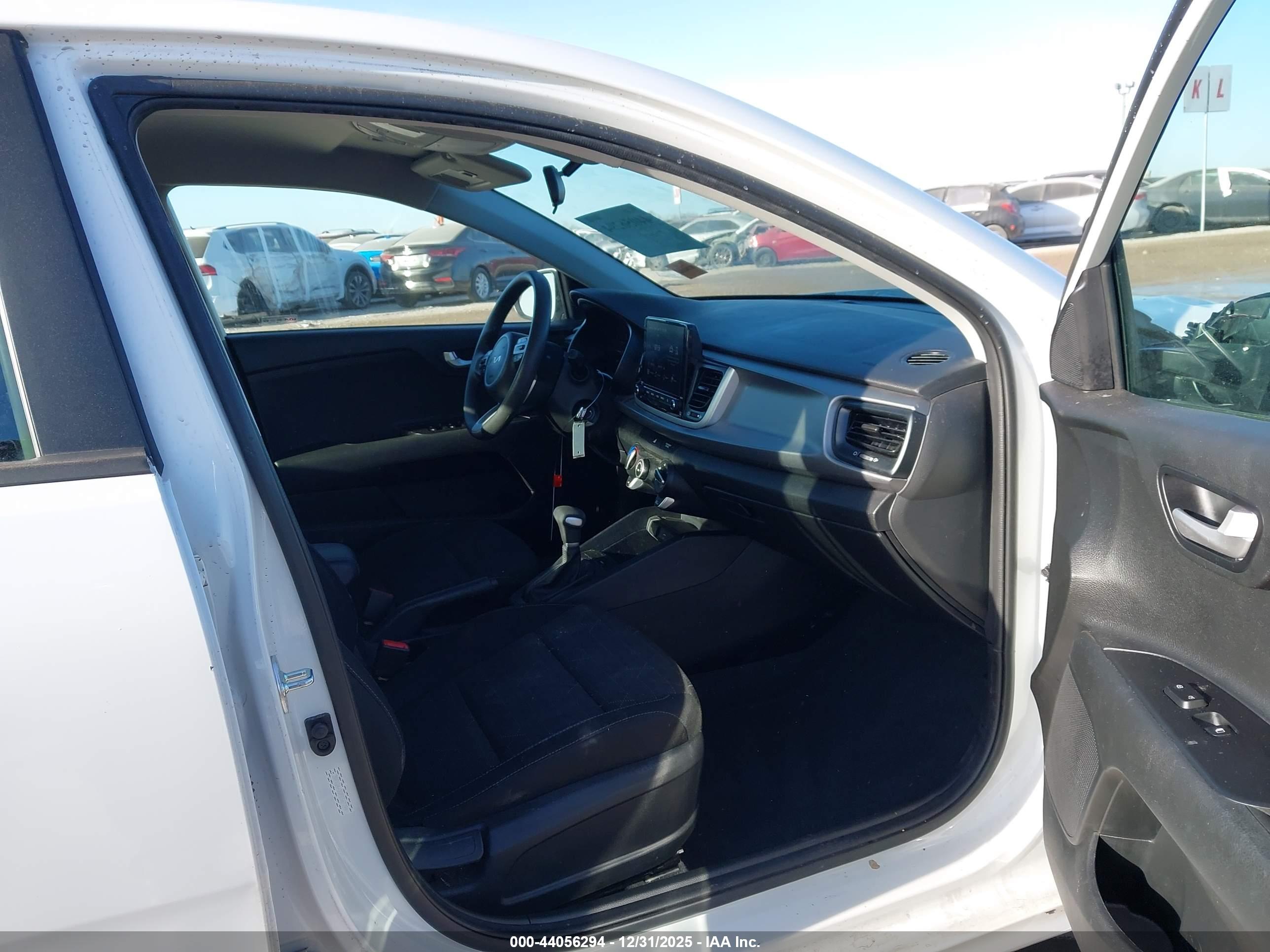KIA RIO image 5
