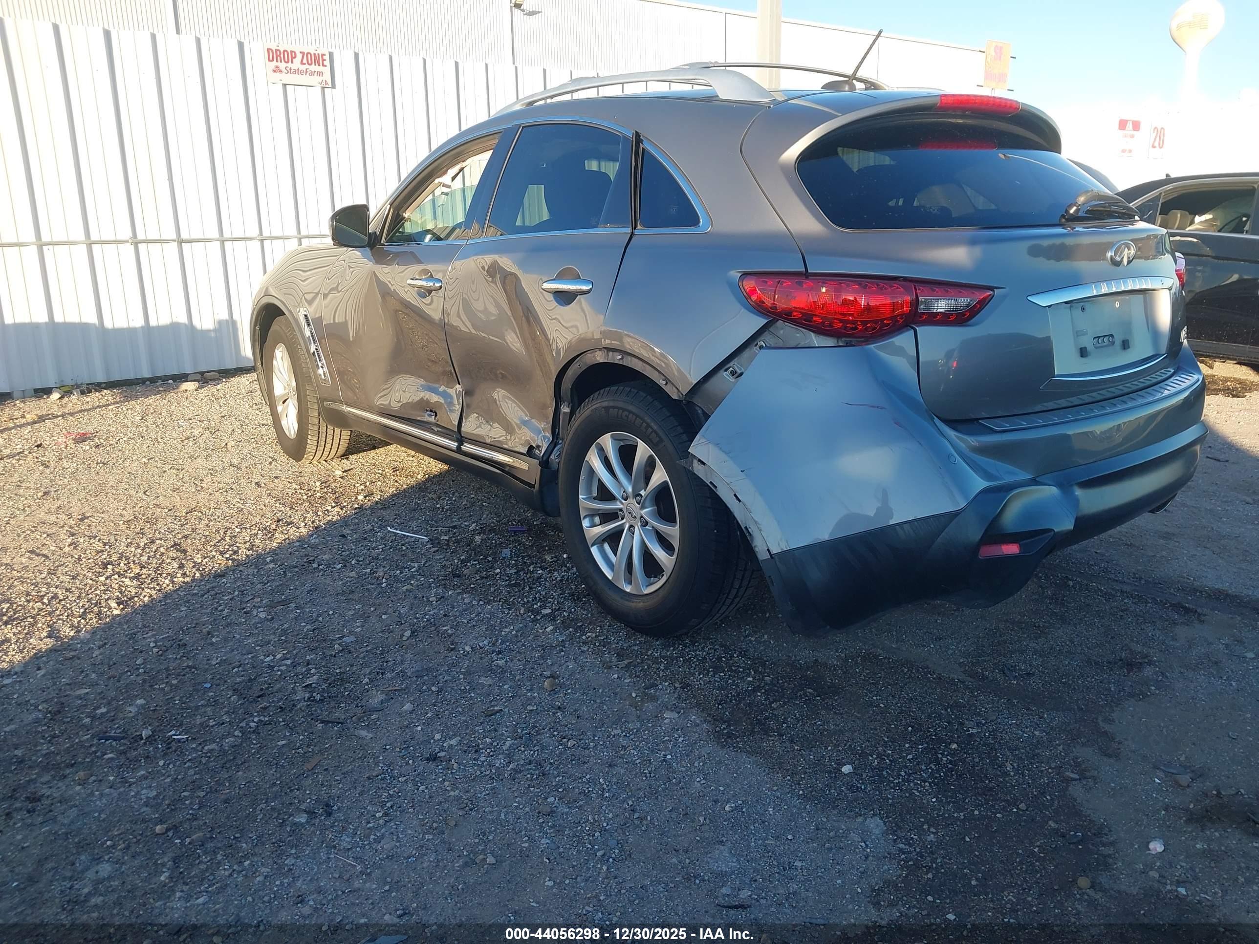 INFINITI FX35 image 3