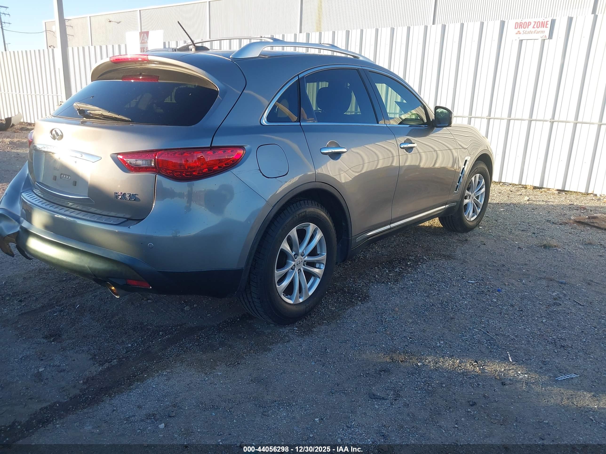 INFINITI FX35 image 4