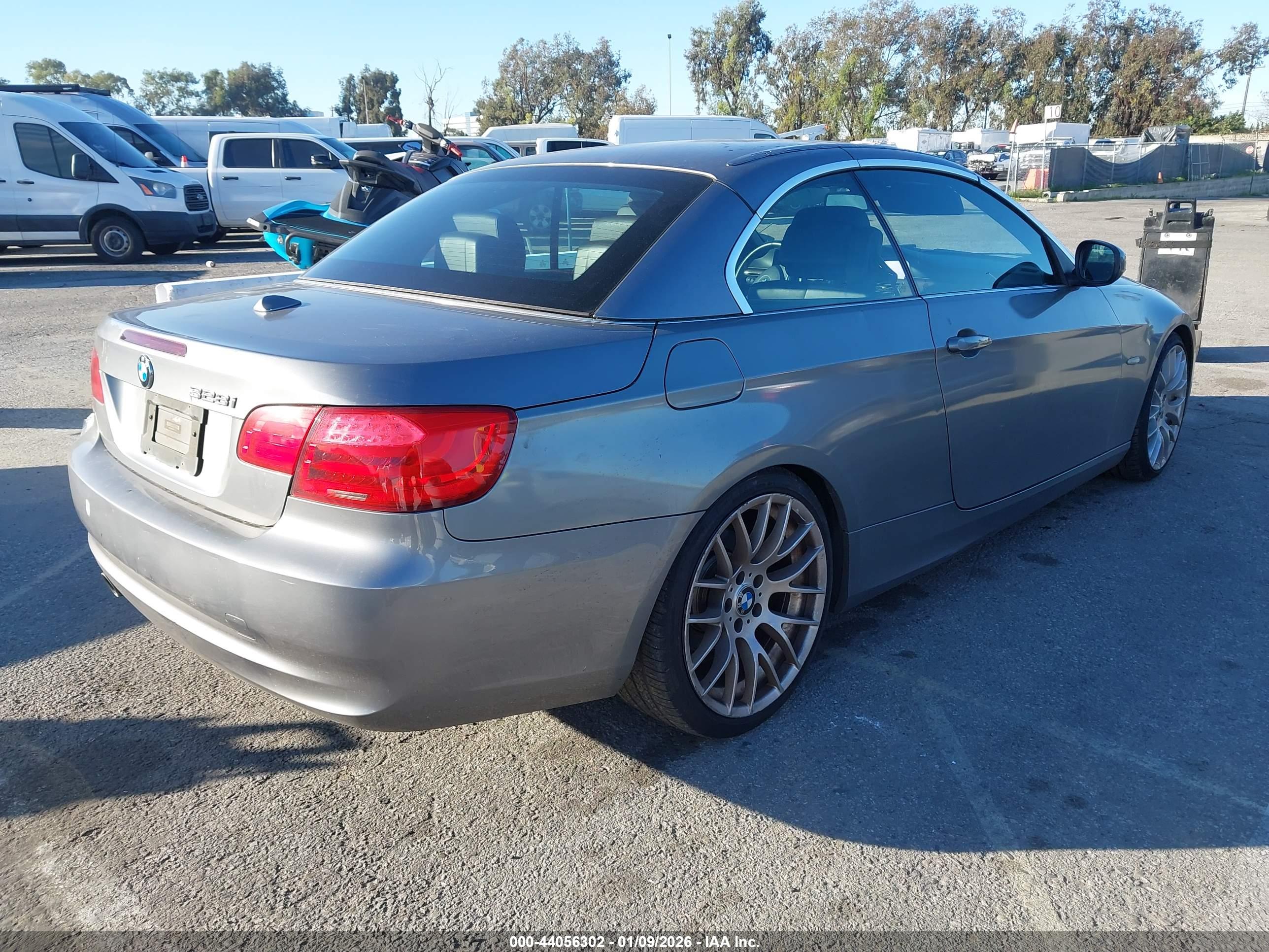 BMW 328I image 4