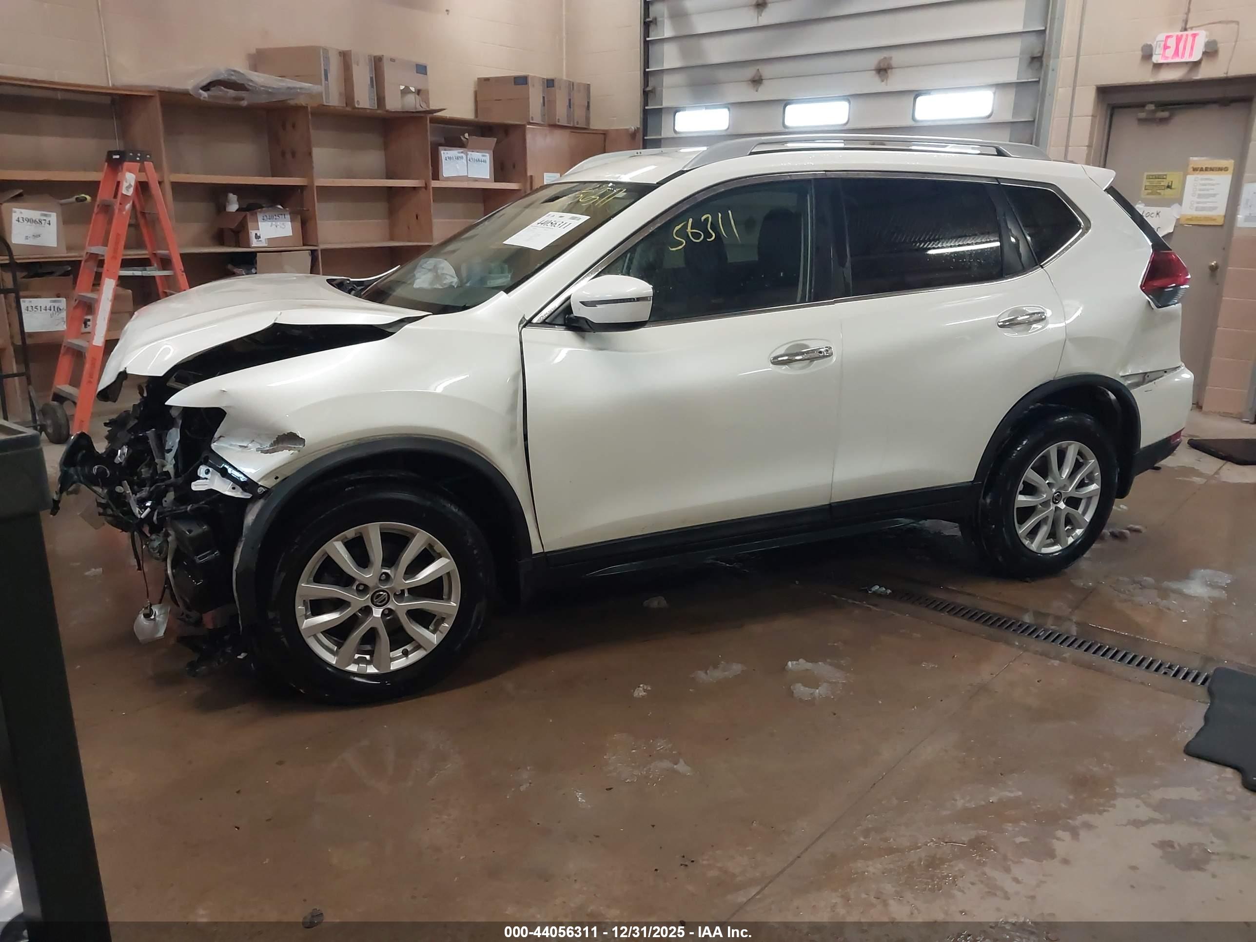 NISSAN ROGUE image 2