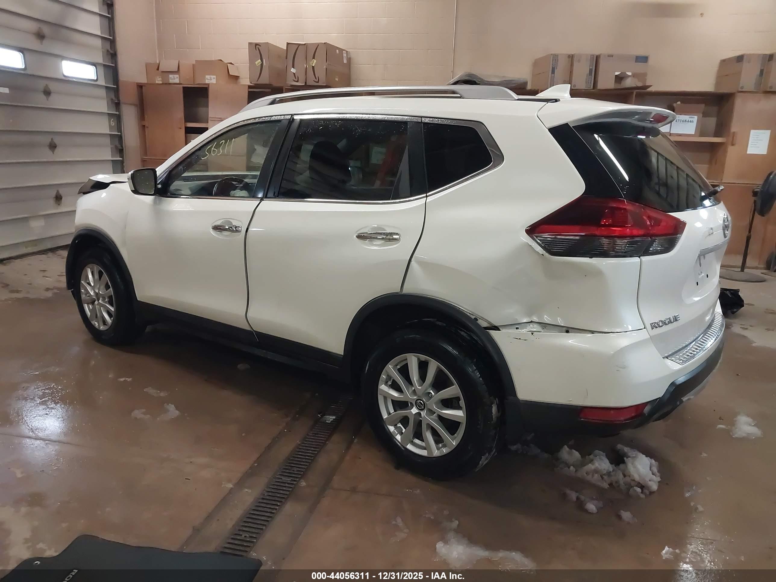 NISSAN ROGUE image 3