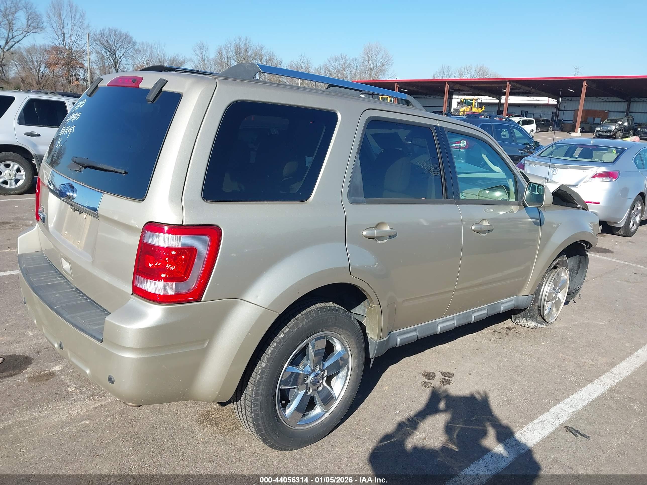 FORD ESCAPE image 4