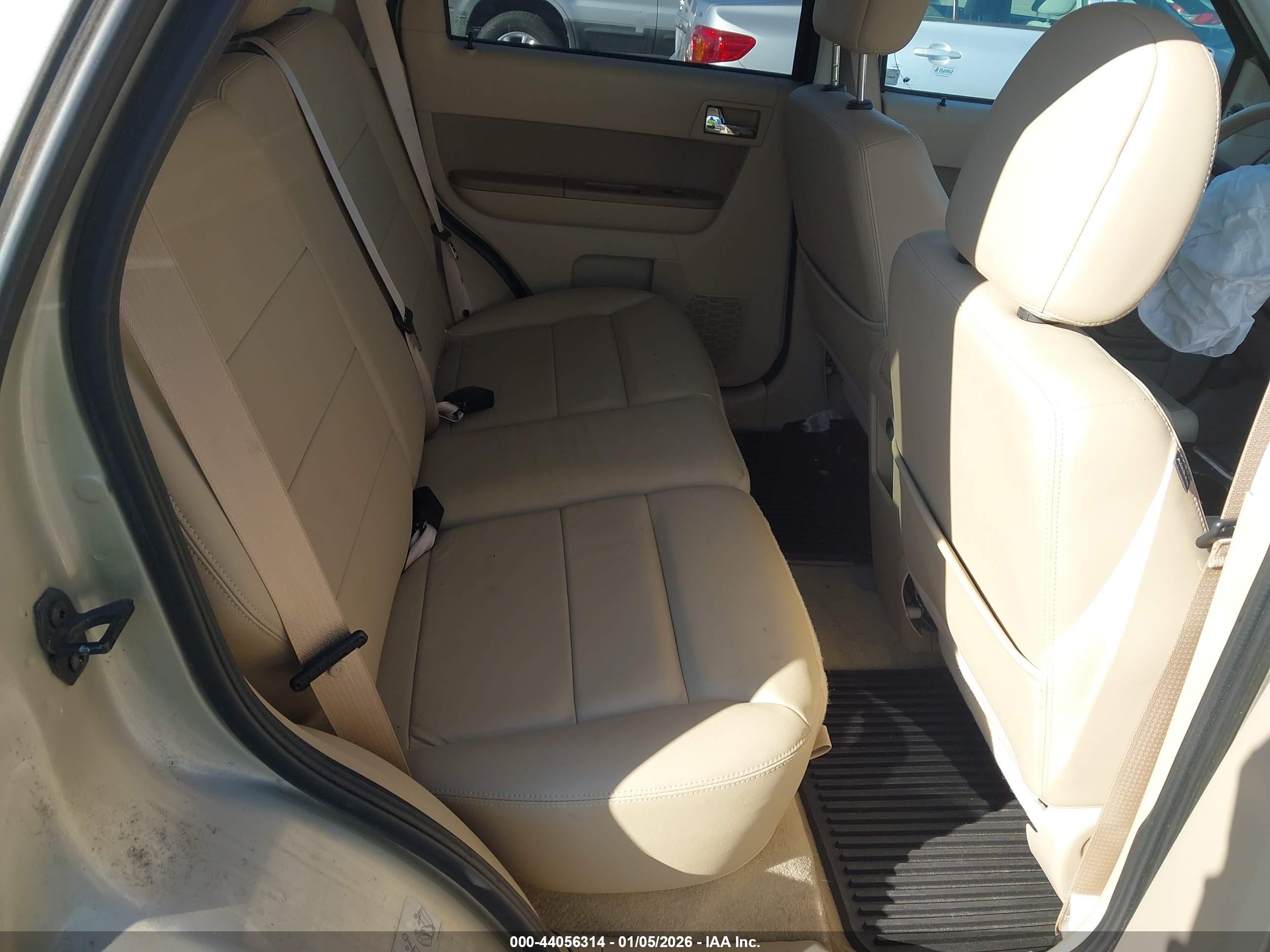 FORD ESCAPE image 8