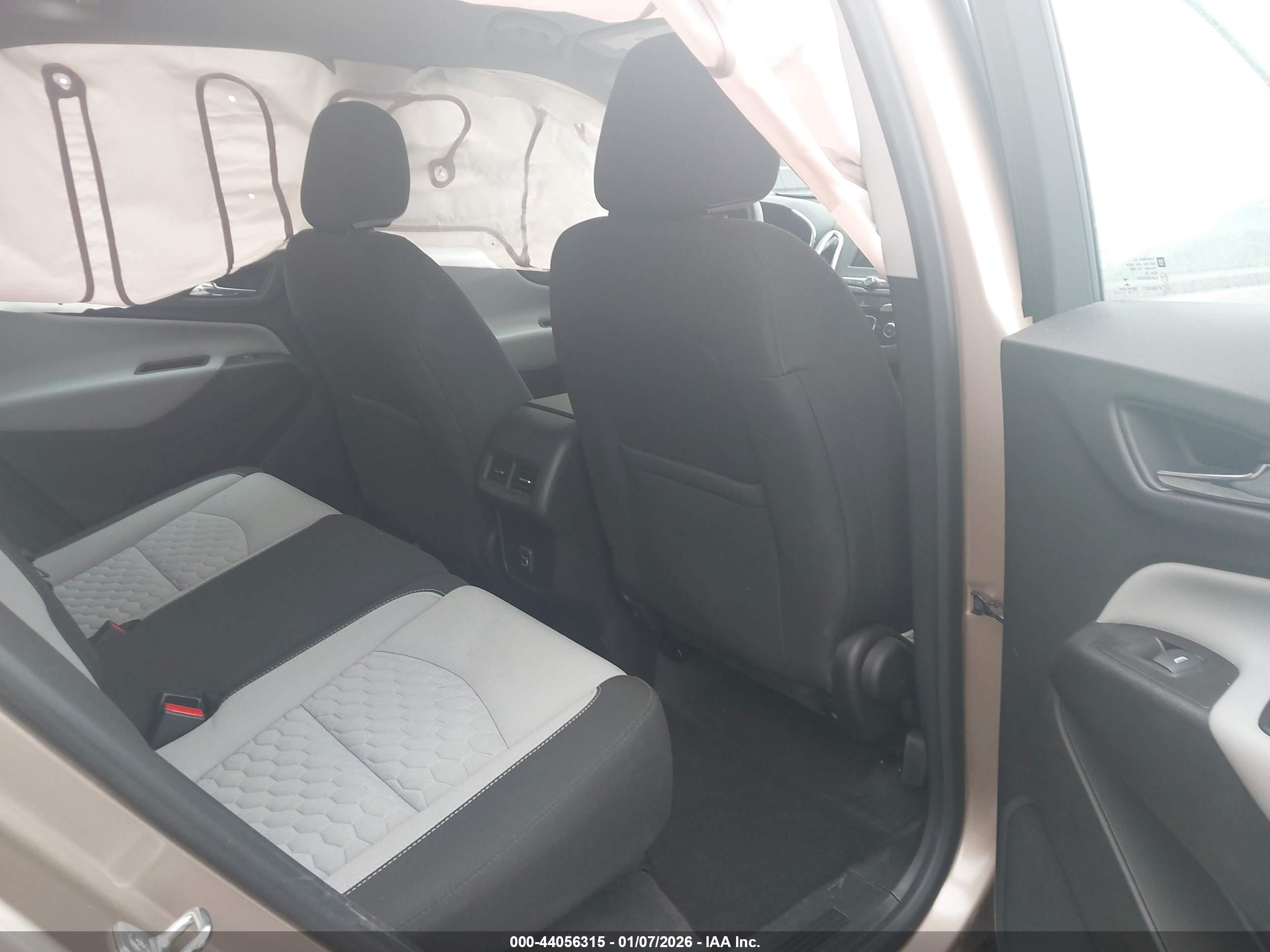 CHEVROLET EQUINOX image 8