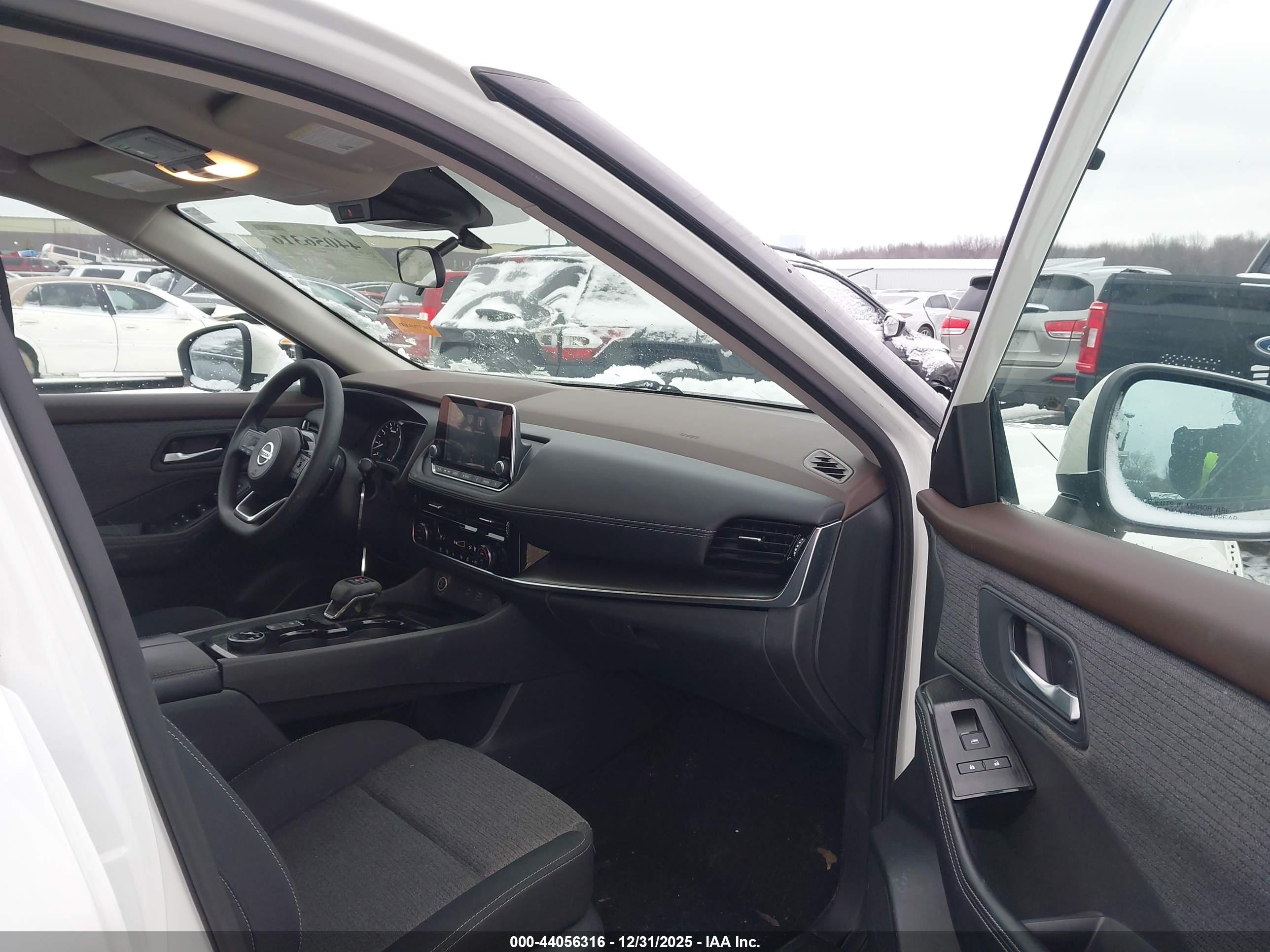 NISSAN ROGUE image 5