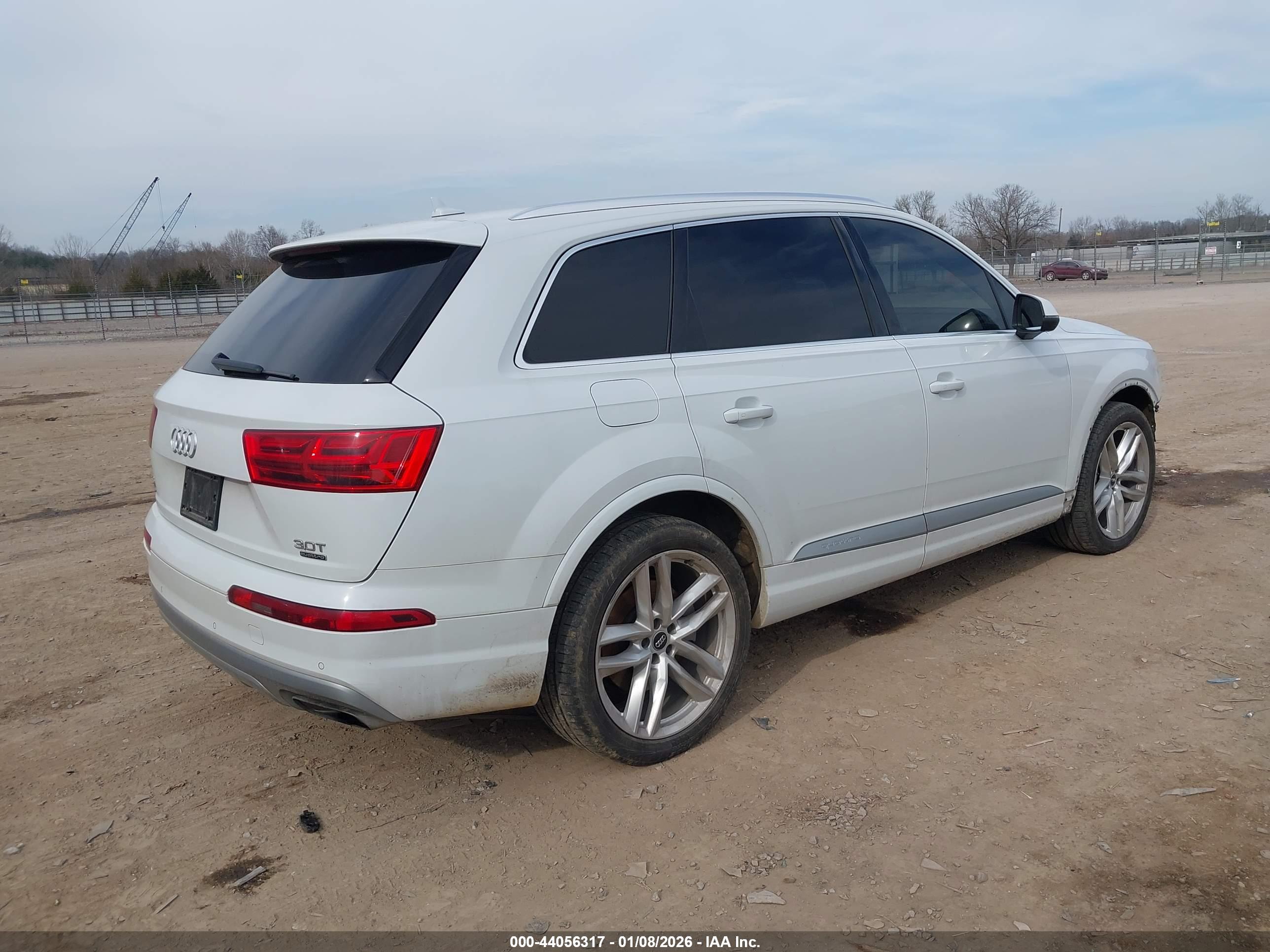 AUDI Q7 image 4