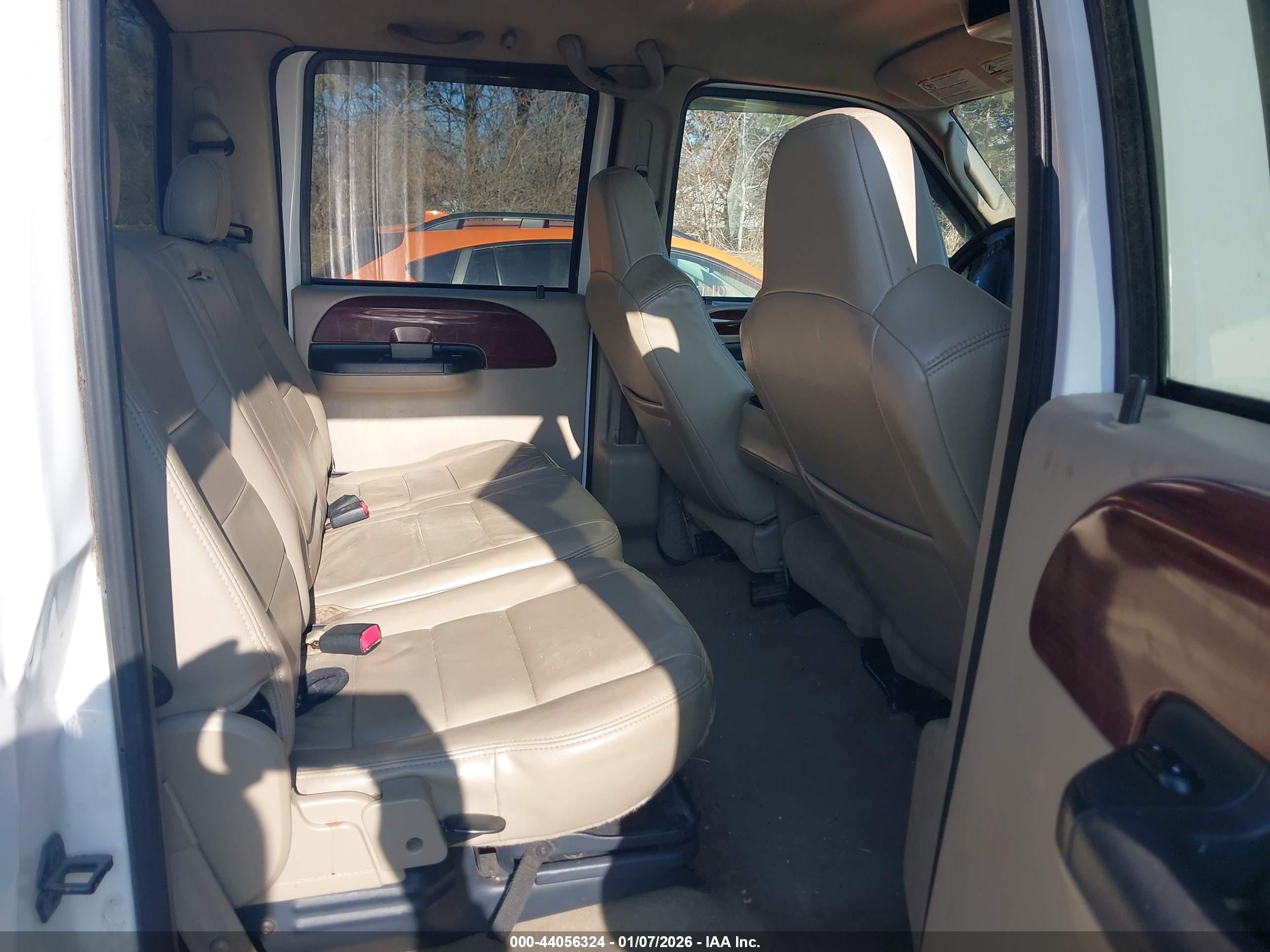 FORD F-350 image 8