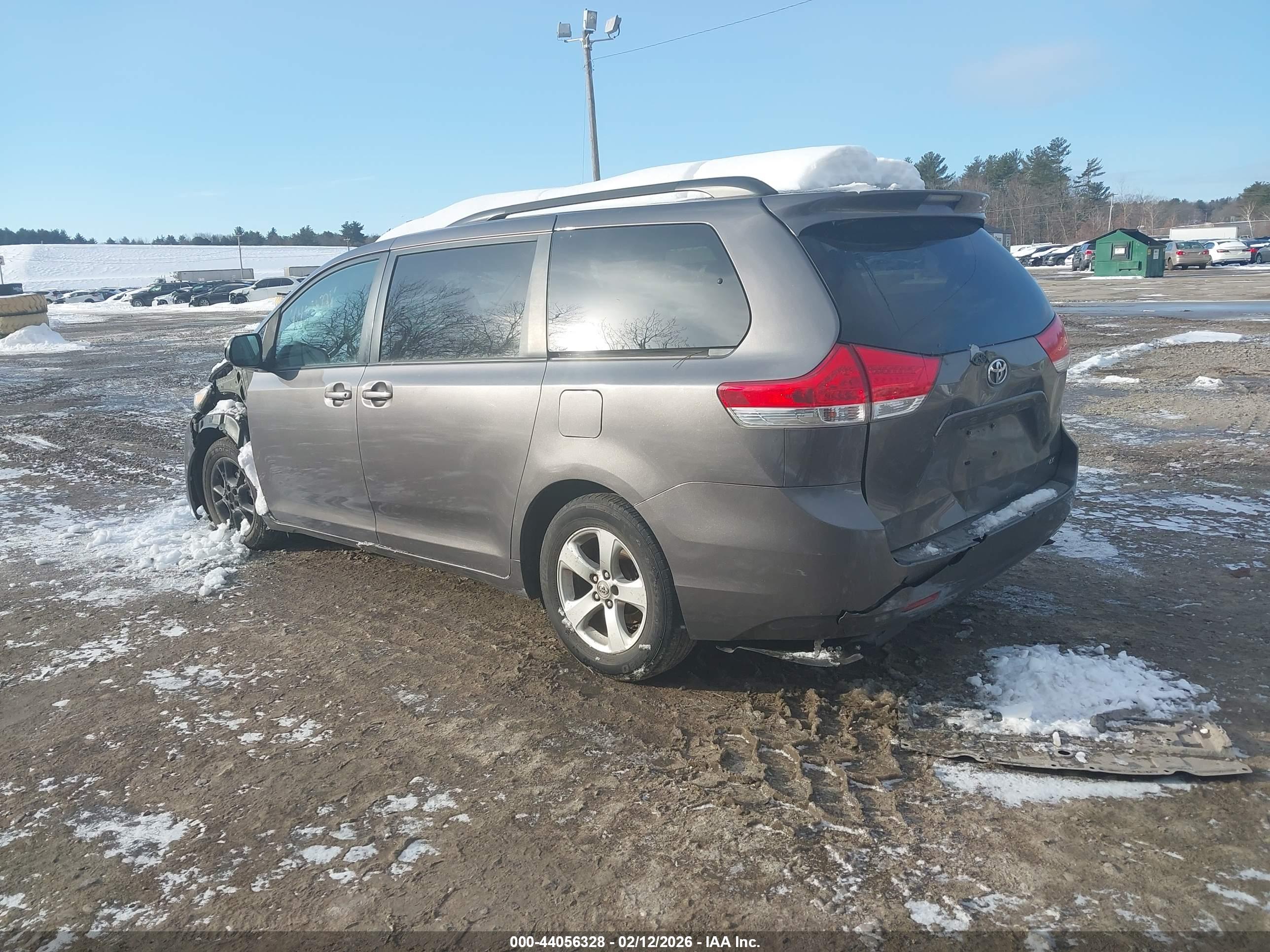 TOYOTA SIENNA image 3