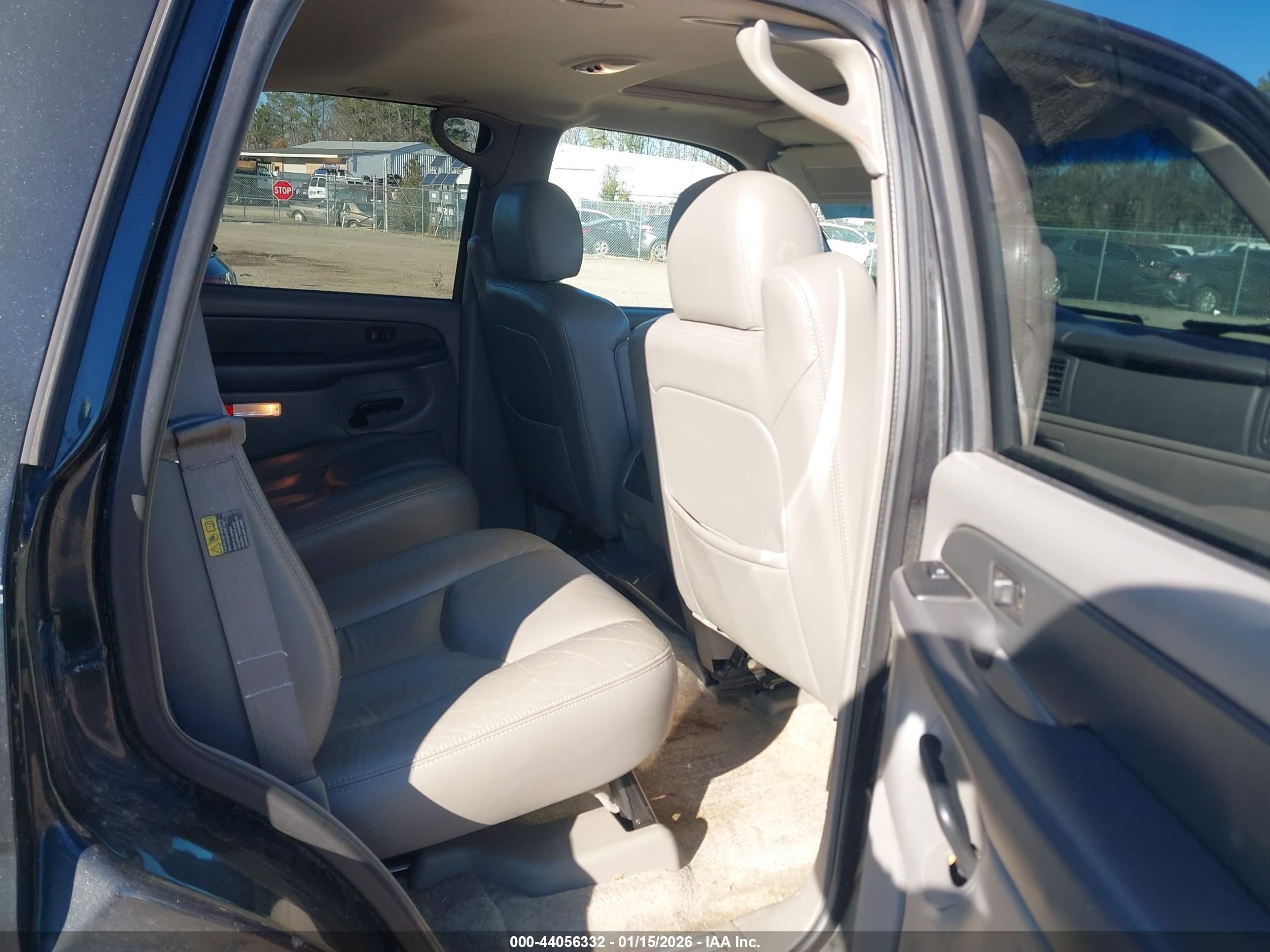 CHEVROLET TAHOE image 8