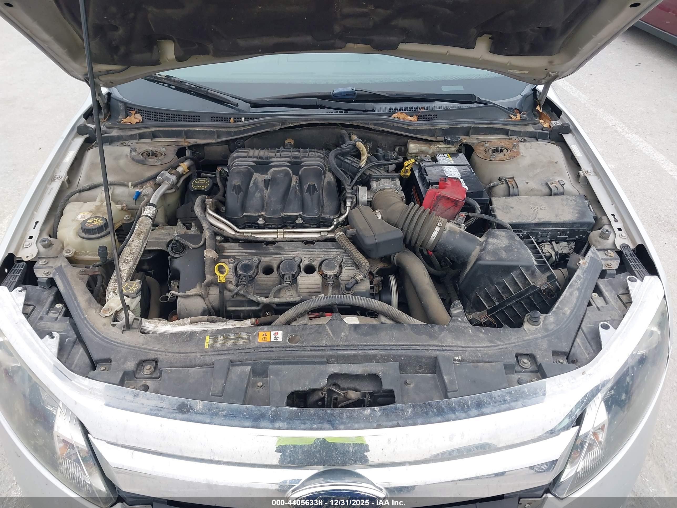 FORD FUSION image 10
