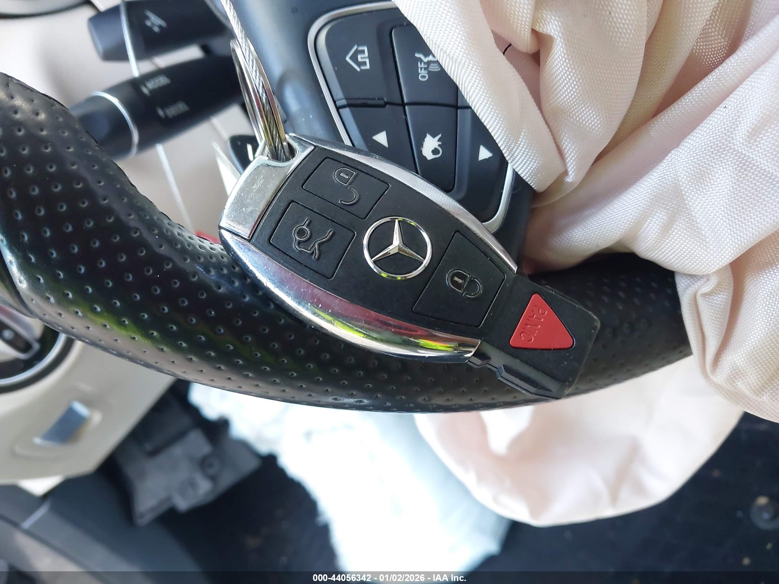 MERCEDES-BENZ GLC image 11