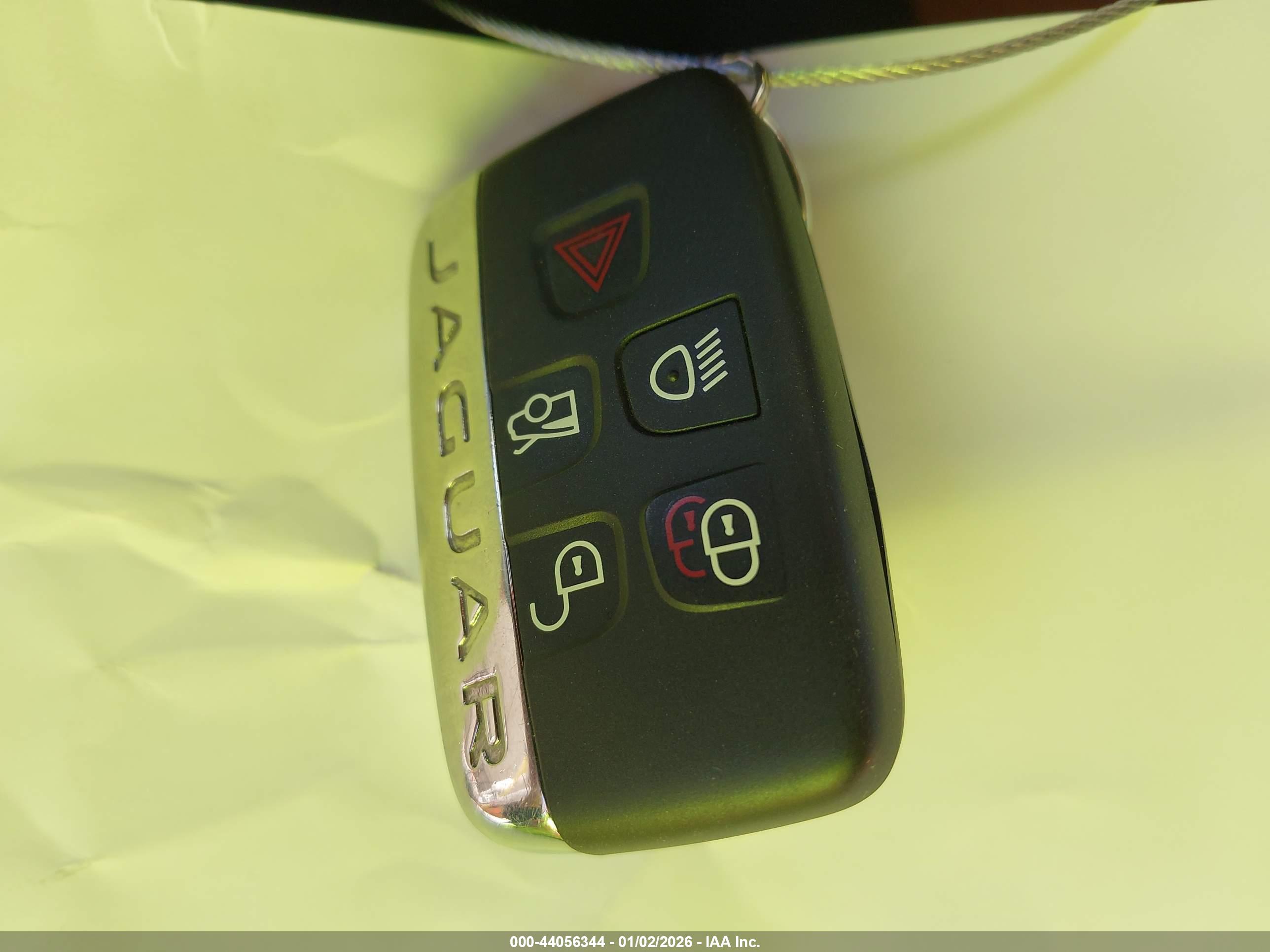 JAGUAR XF image 11
