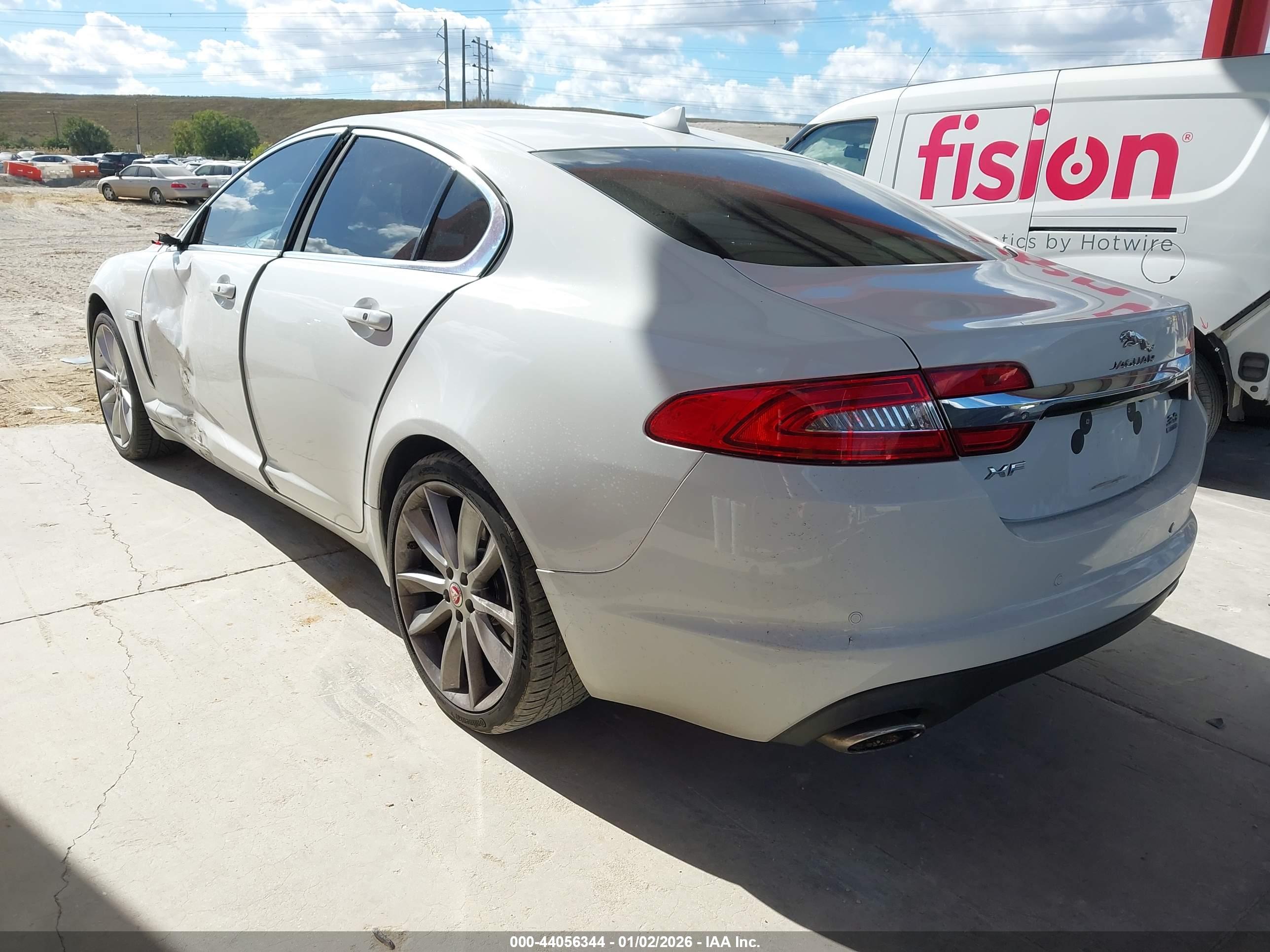 JAGUAR XF image 3