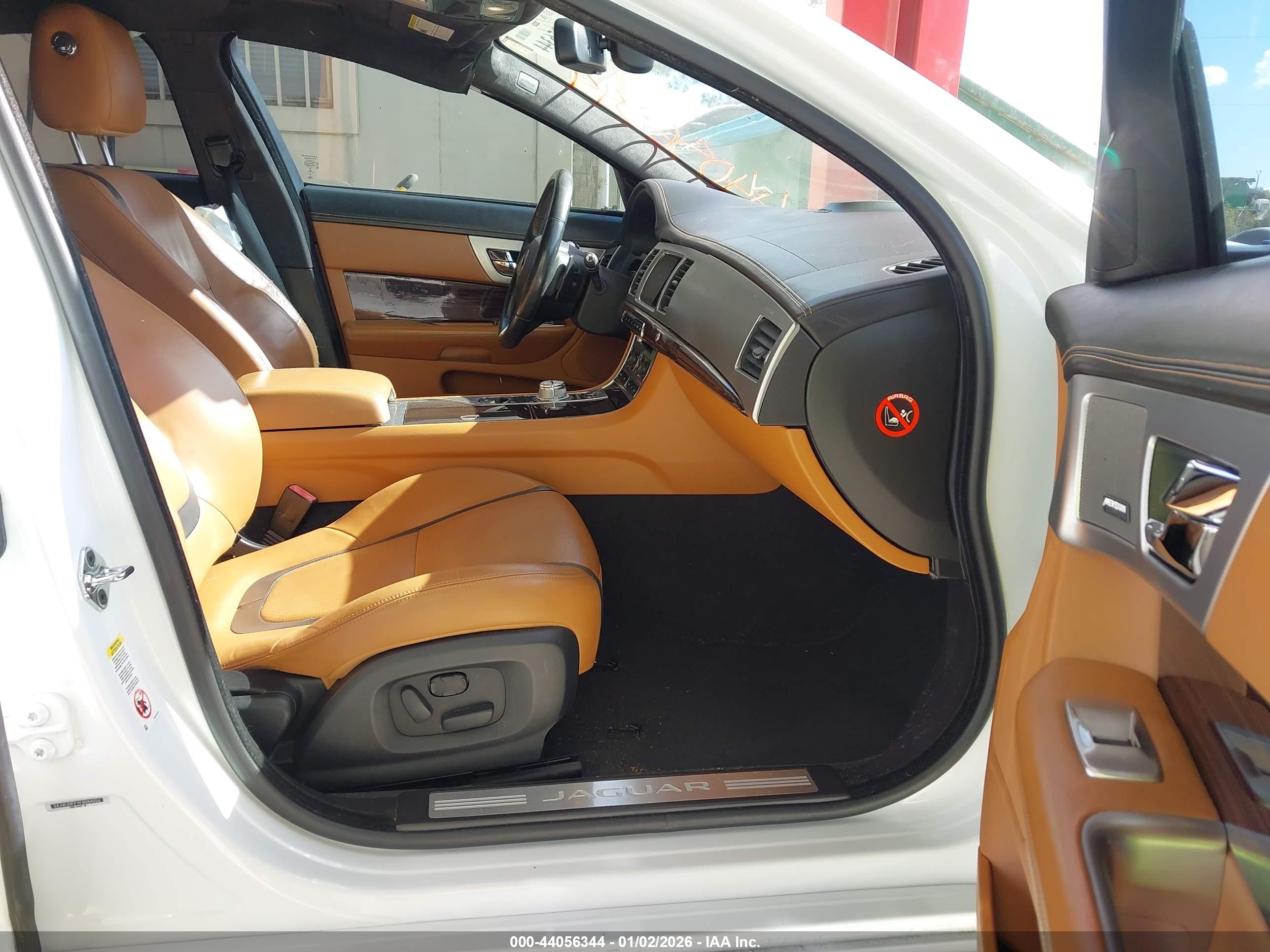 JAGUAR XF image 5