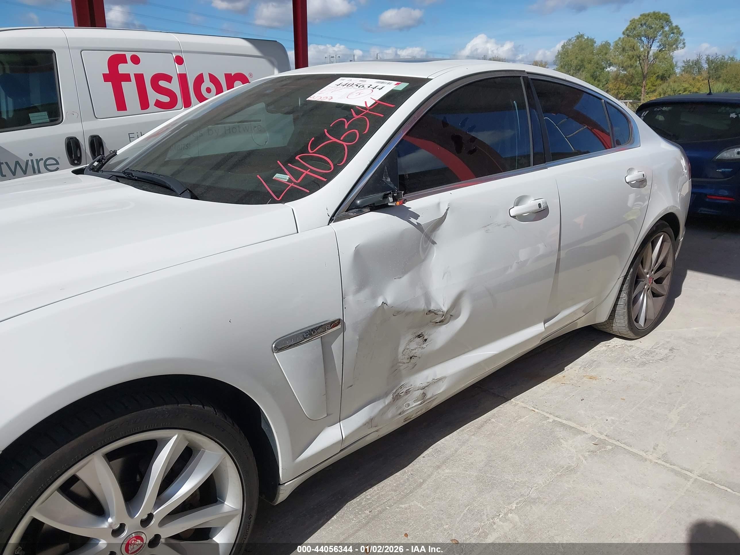 JAGUAR XF image 6