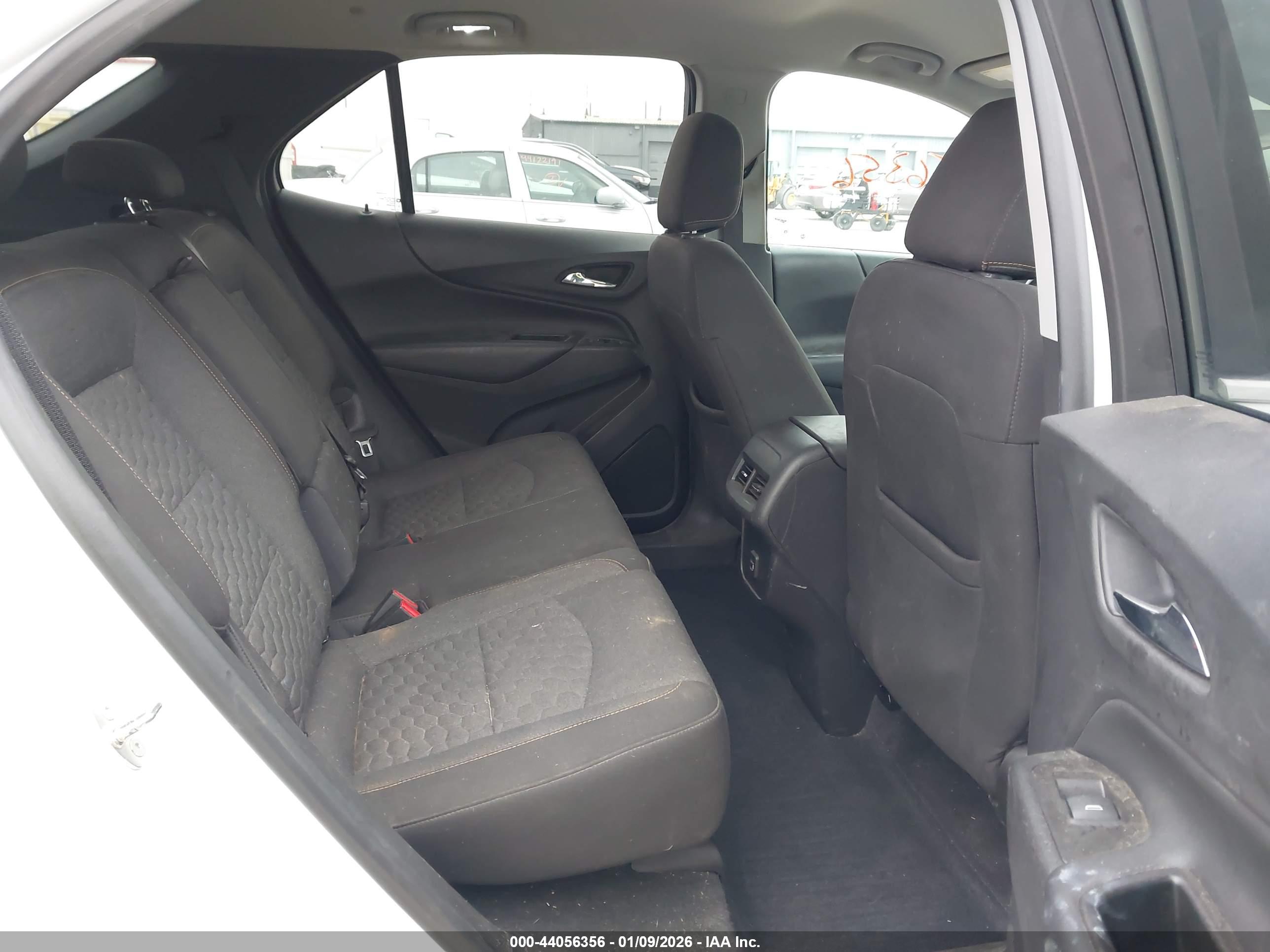 CHEVROLET EQUINOX image 8