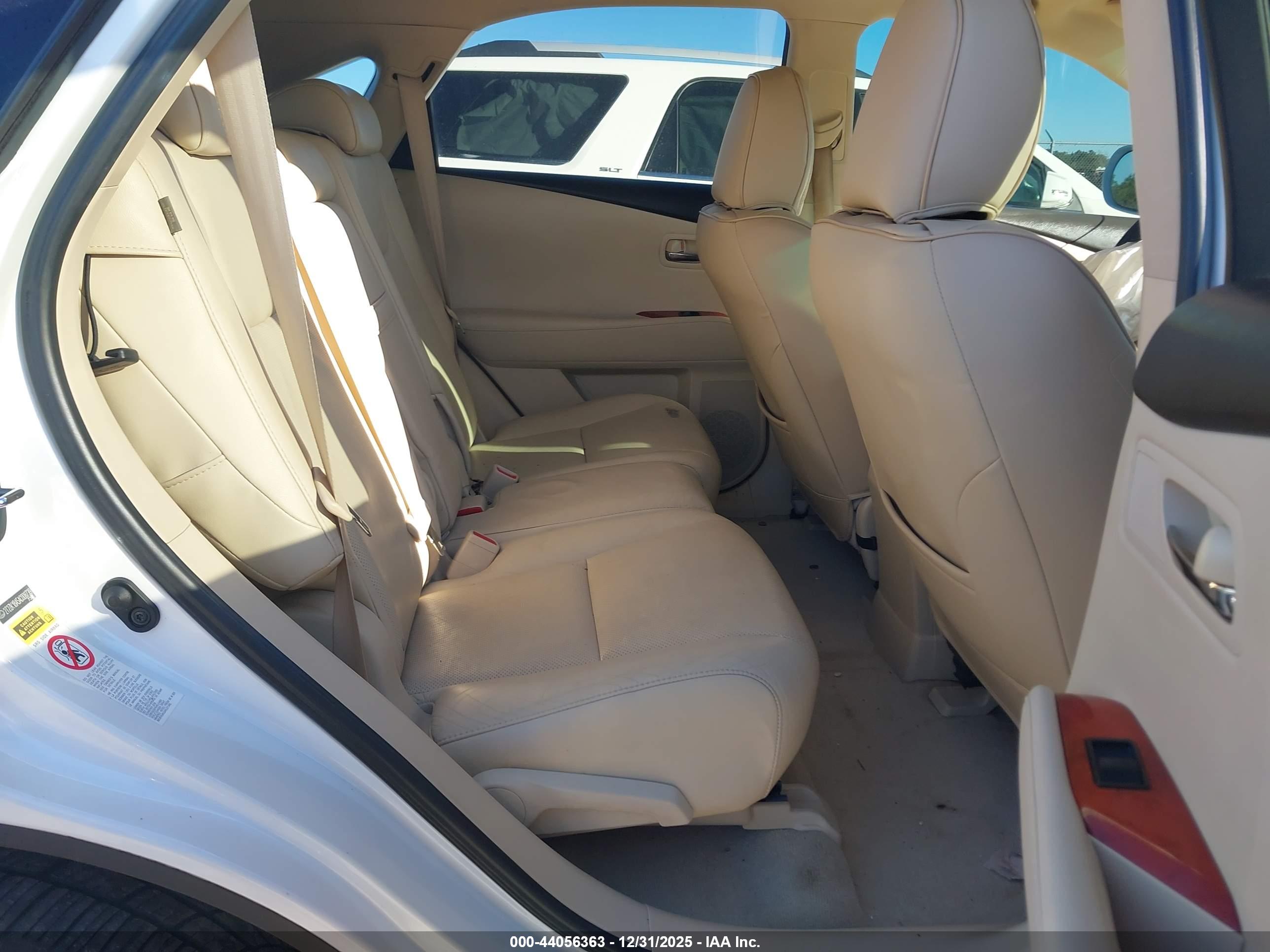 LEXUS RX image 8