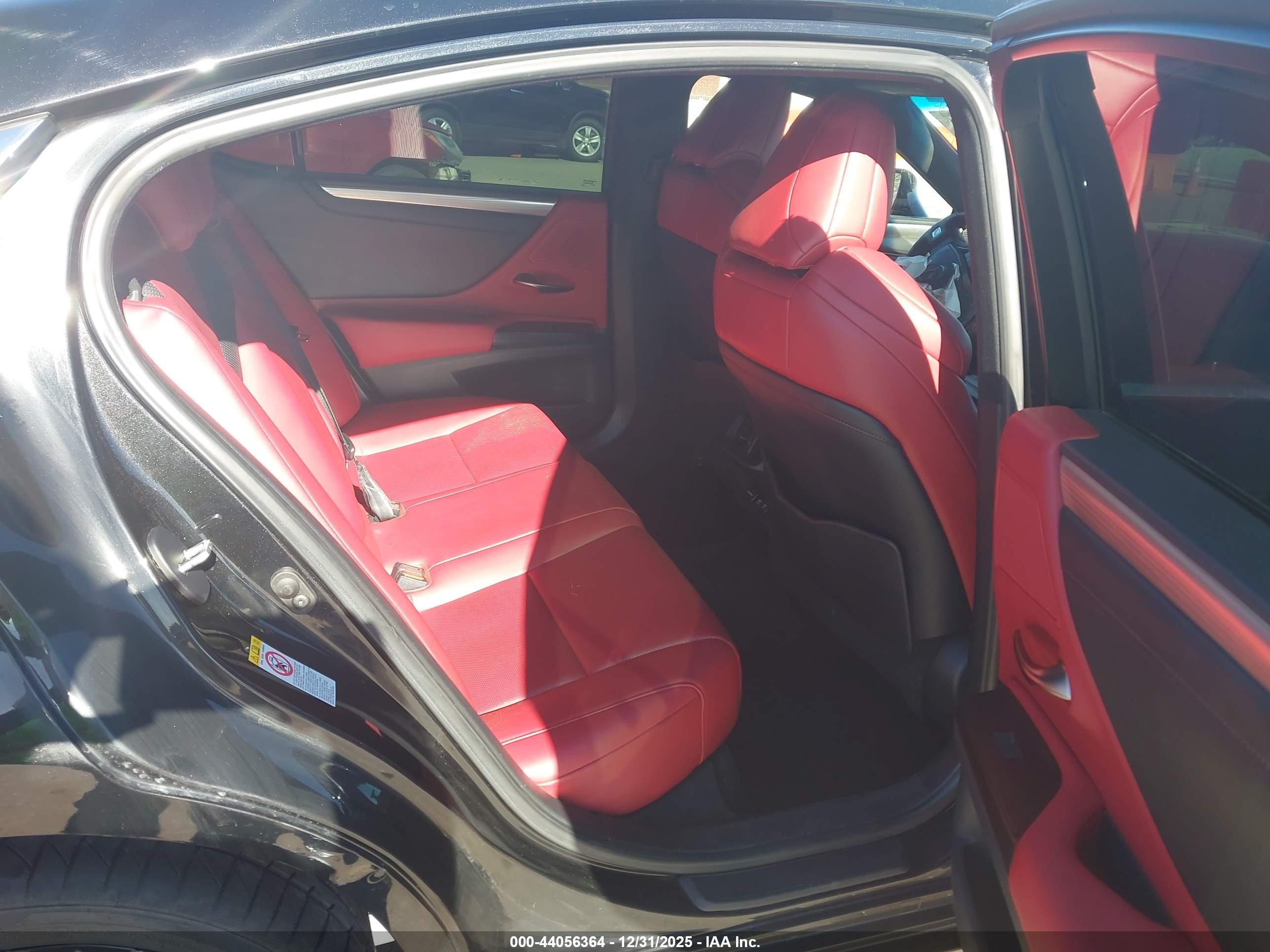 LEXUS ES image 8