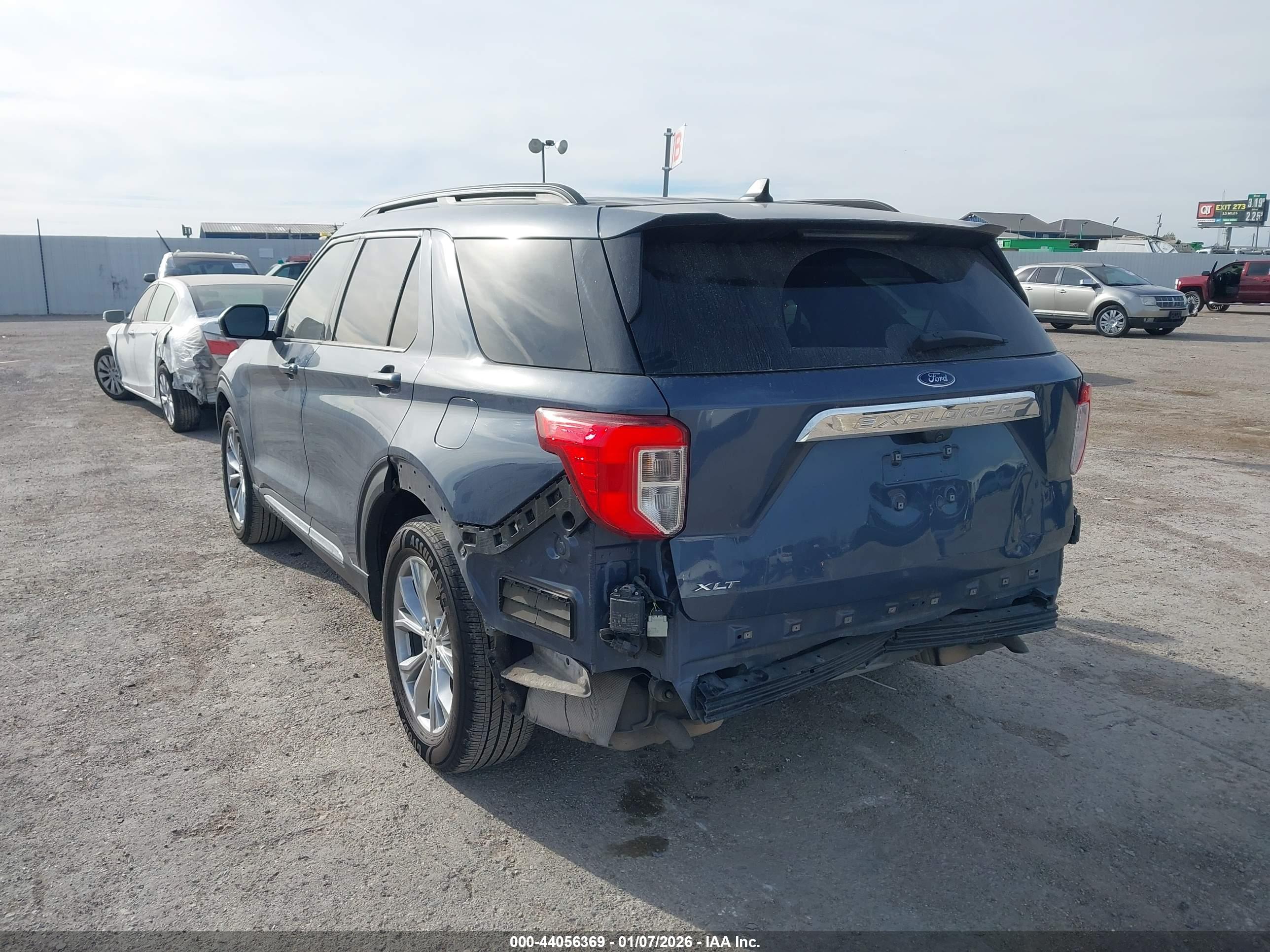 FORD EXPLORER image 3