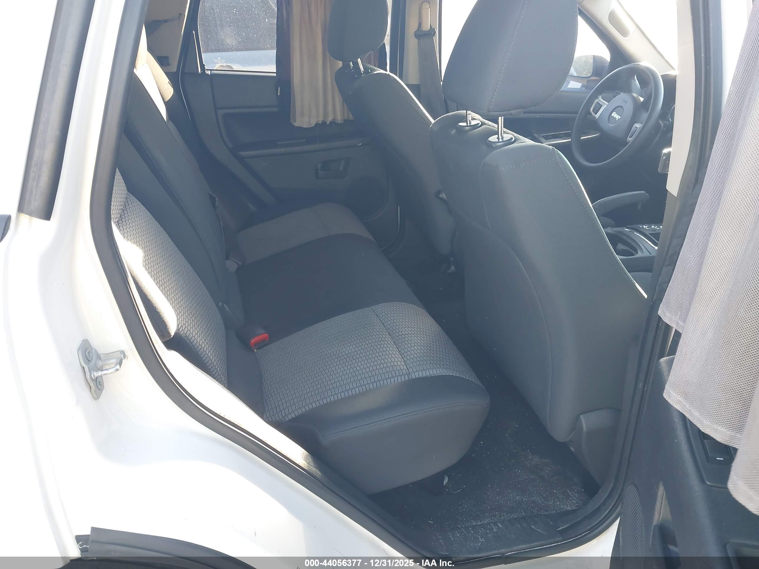 JEEP GRAND image 8