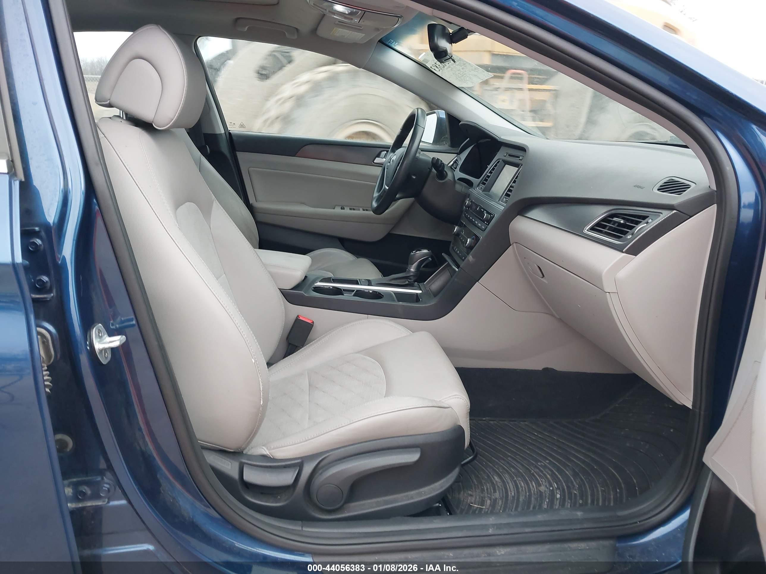 HYUNDAI SONATA image 5