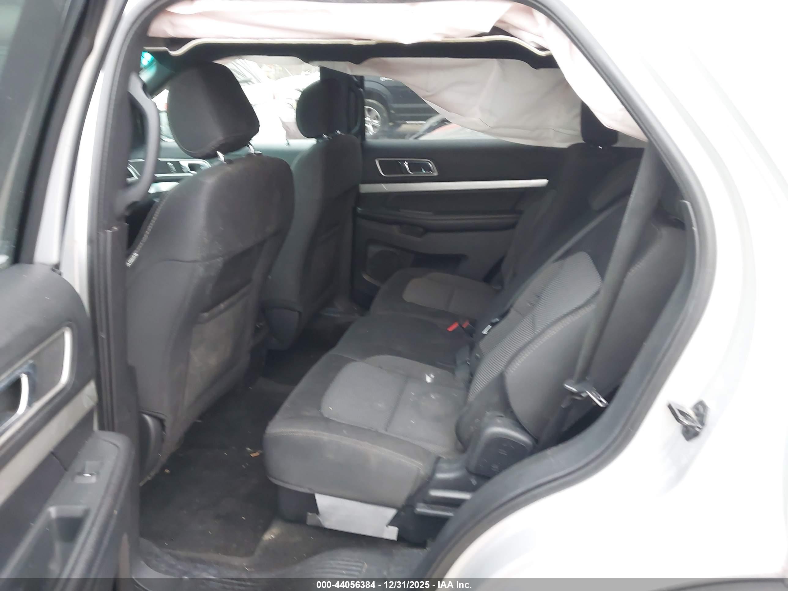 FORD EXPLORER image 8