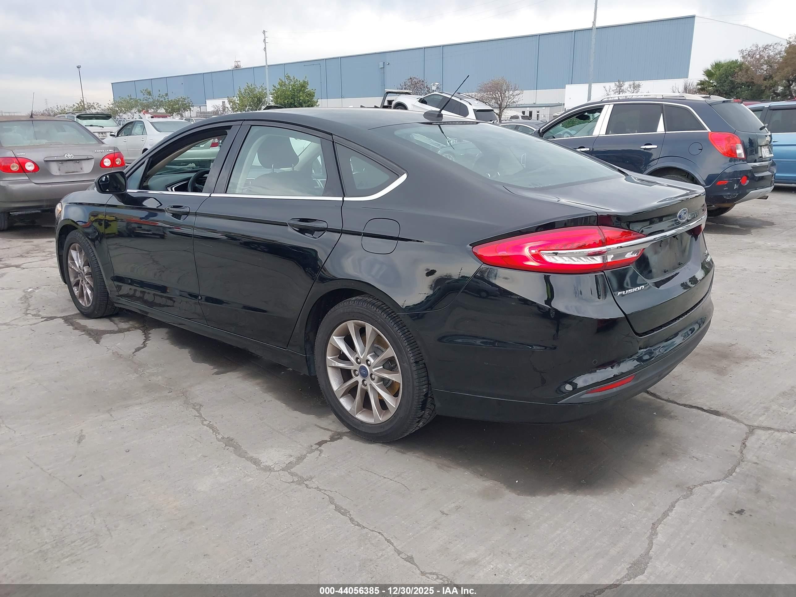 FORD FUSION image 3