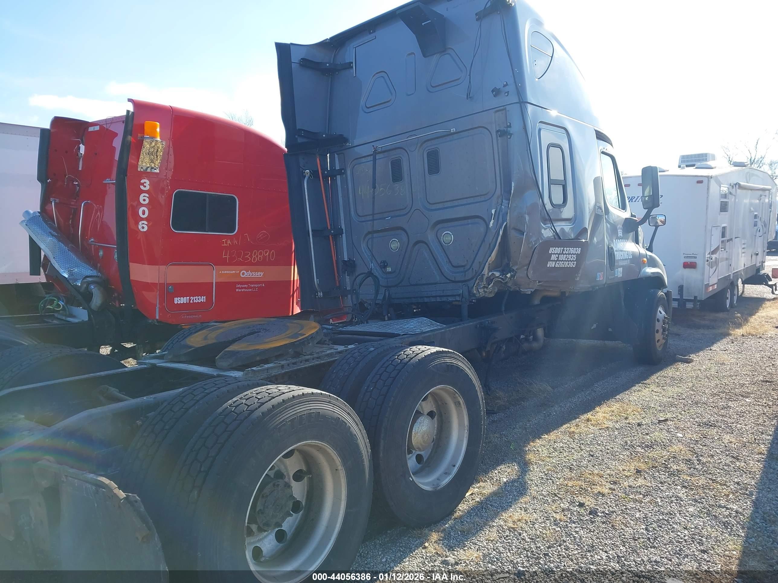 FREIGHTLINER CASCADIA image 4