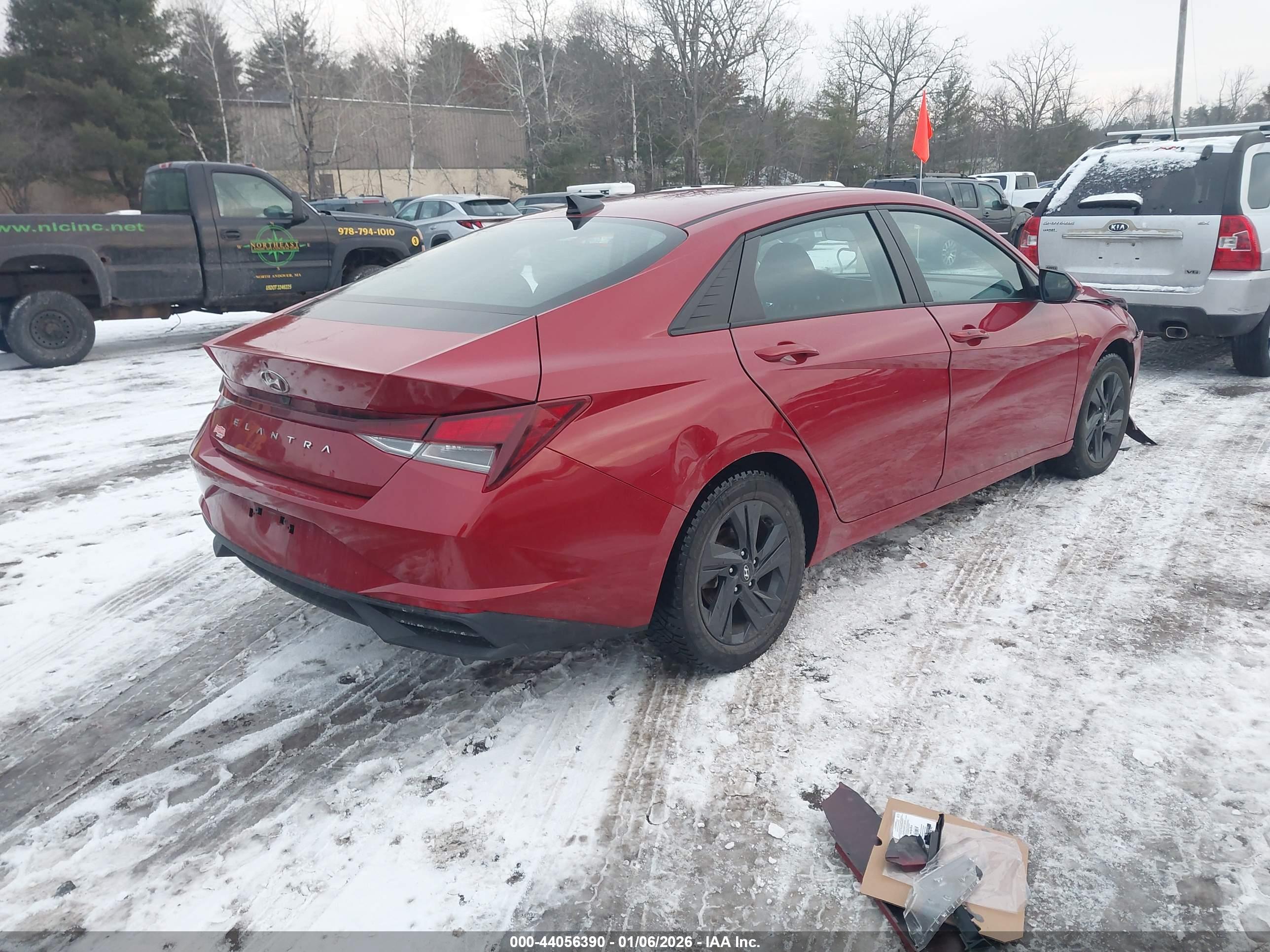 HYUNDAI ELANTRA image 4
