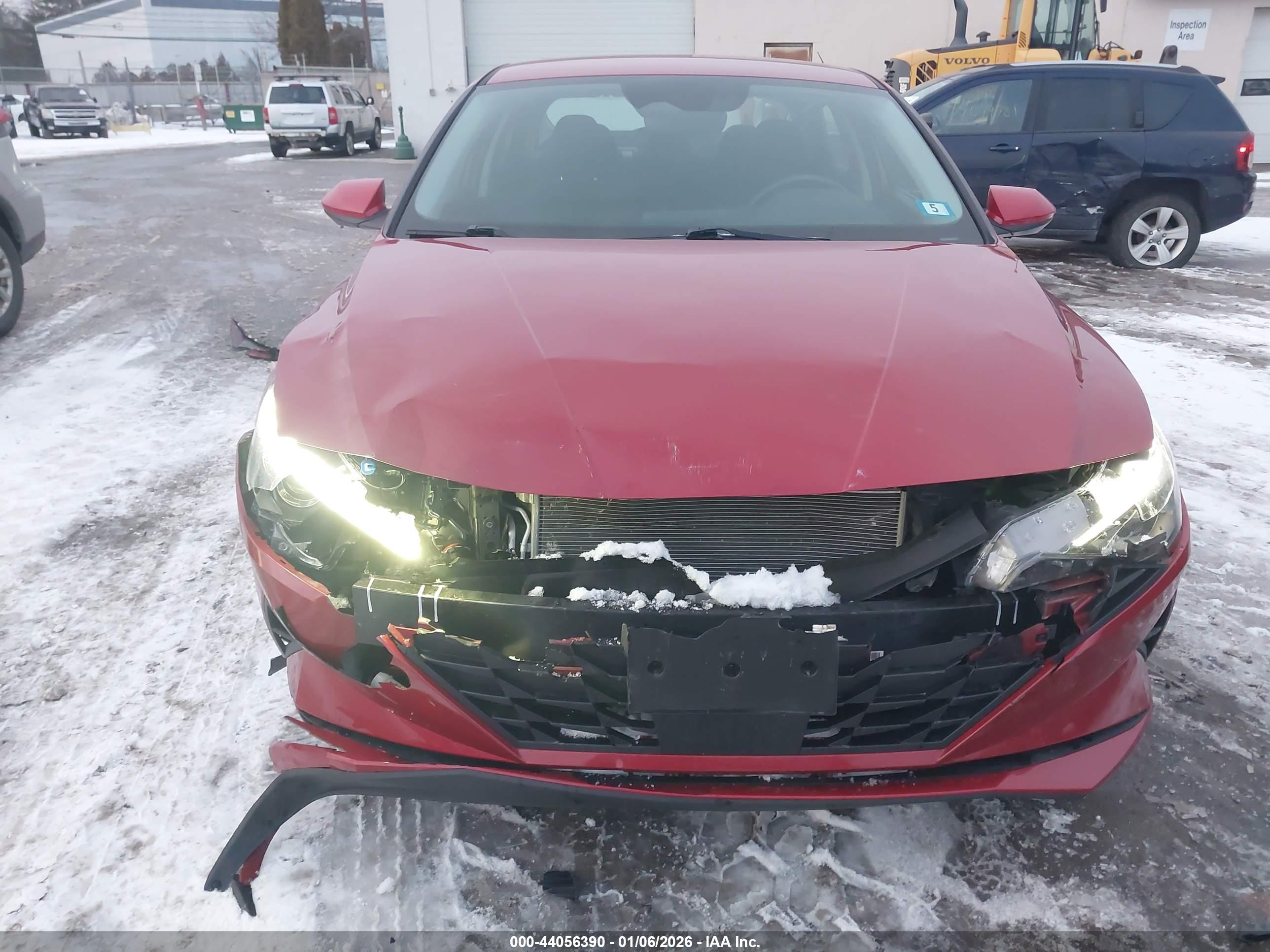 HYUNDAI ELANTRA image 6
